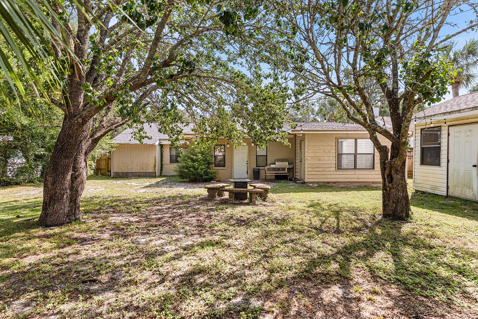 RE-S/D PART ELLIOTT PT LOT 8 BLK F - Residential