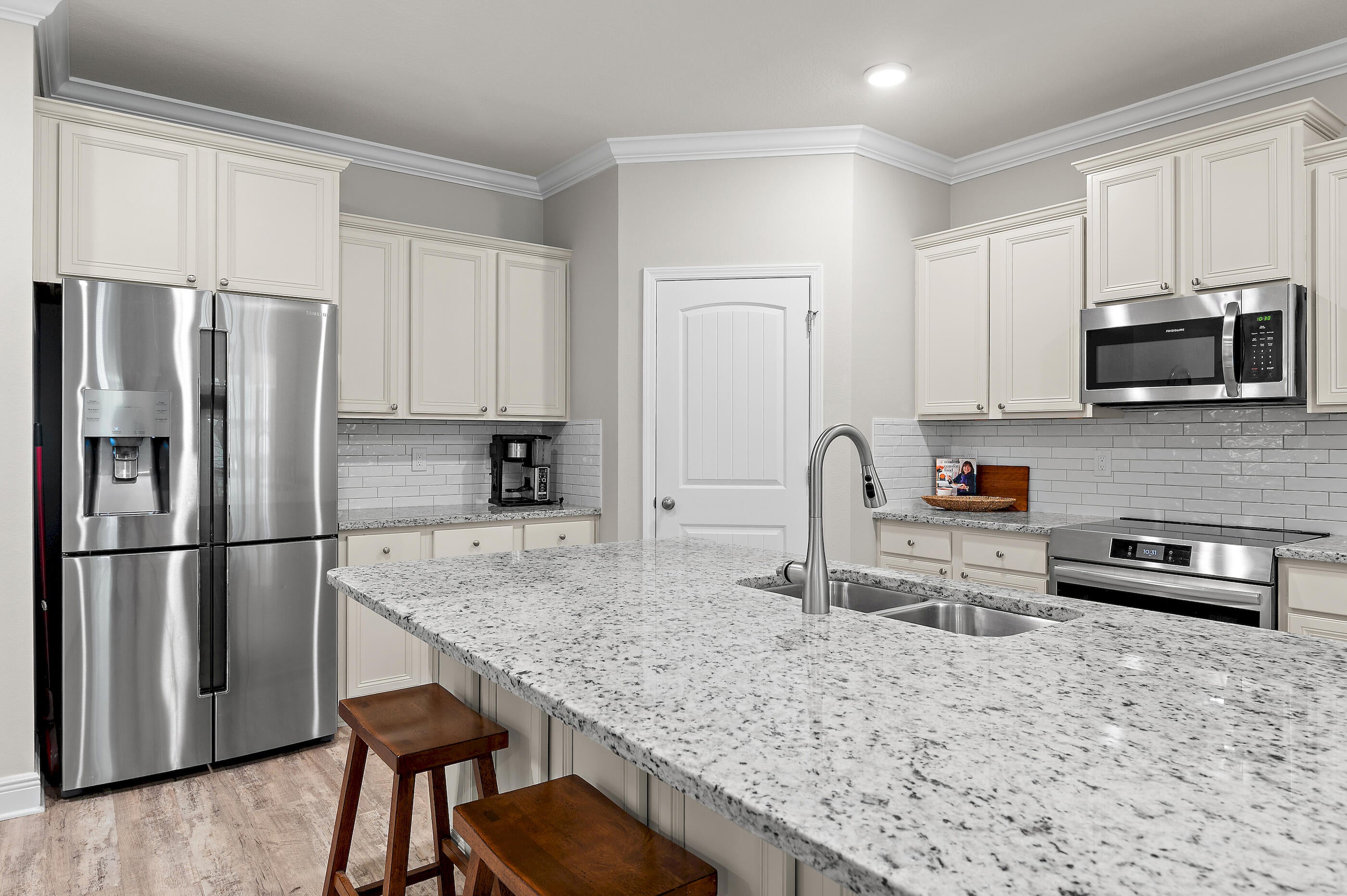 STONEGATE - Residential