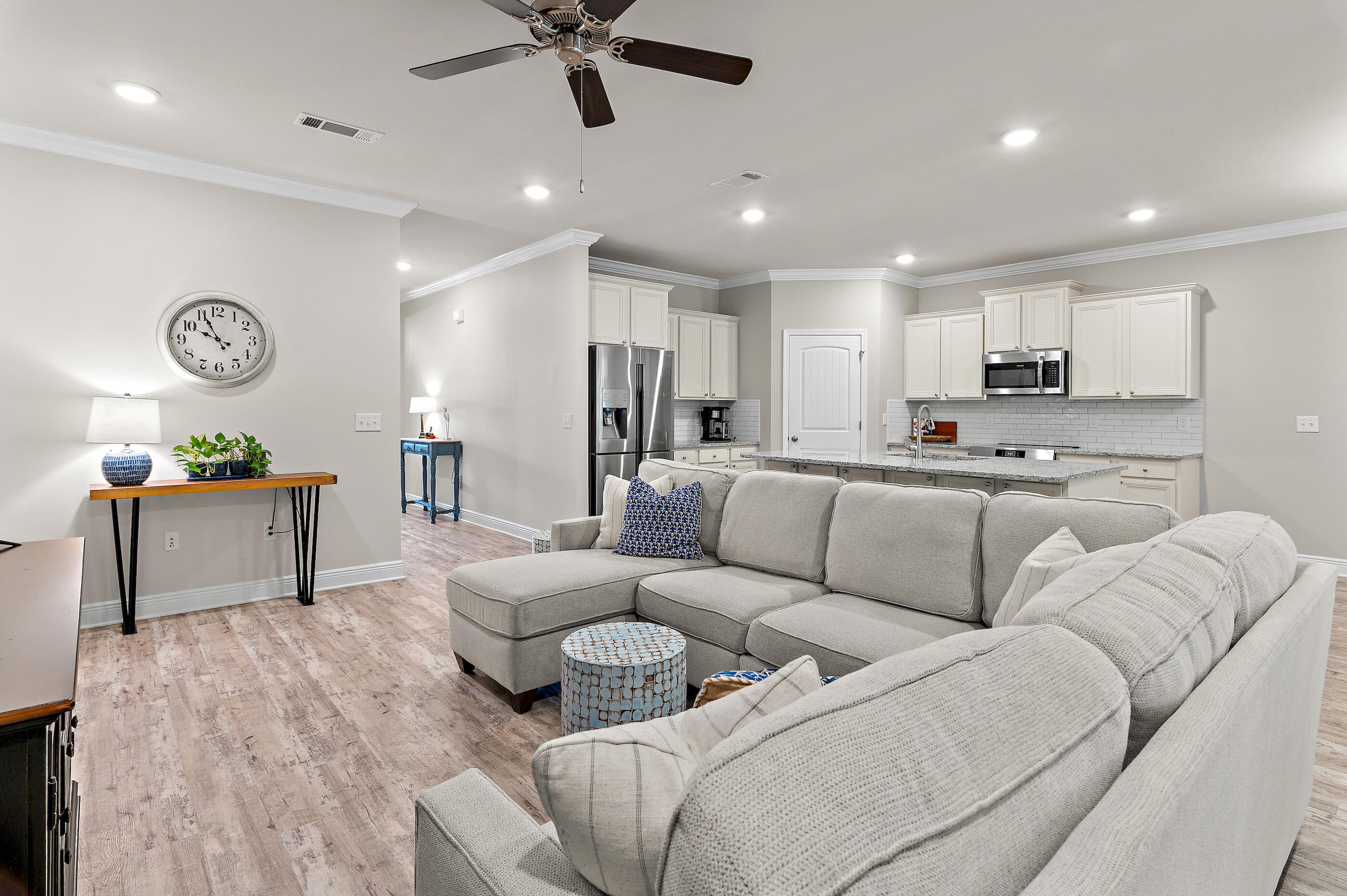 STONEGATE - Residential