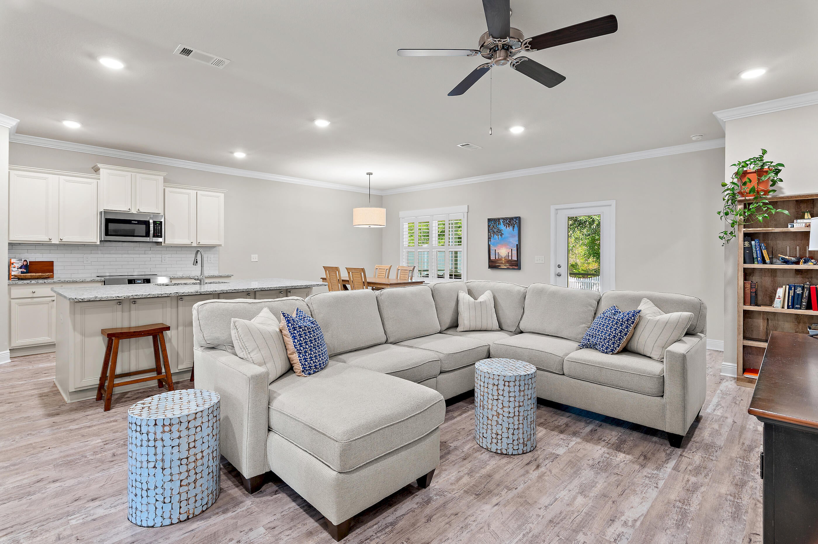 STONEGATE - Residential