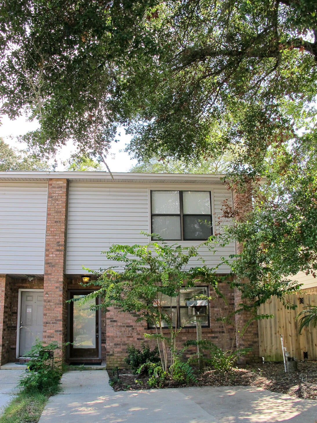 Liveoak T/H - Residential Lease