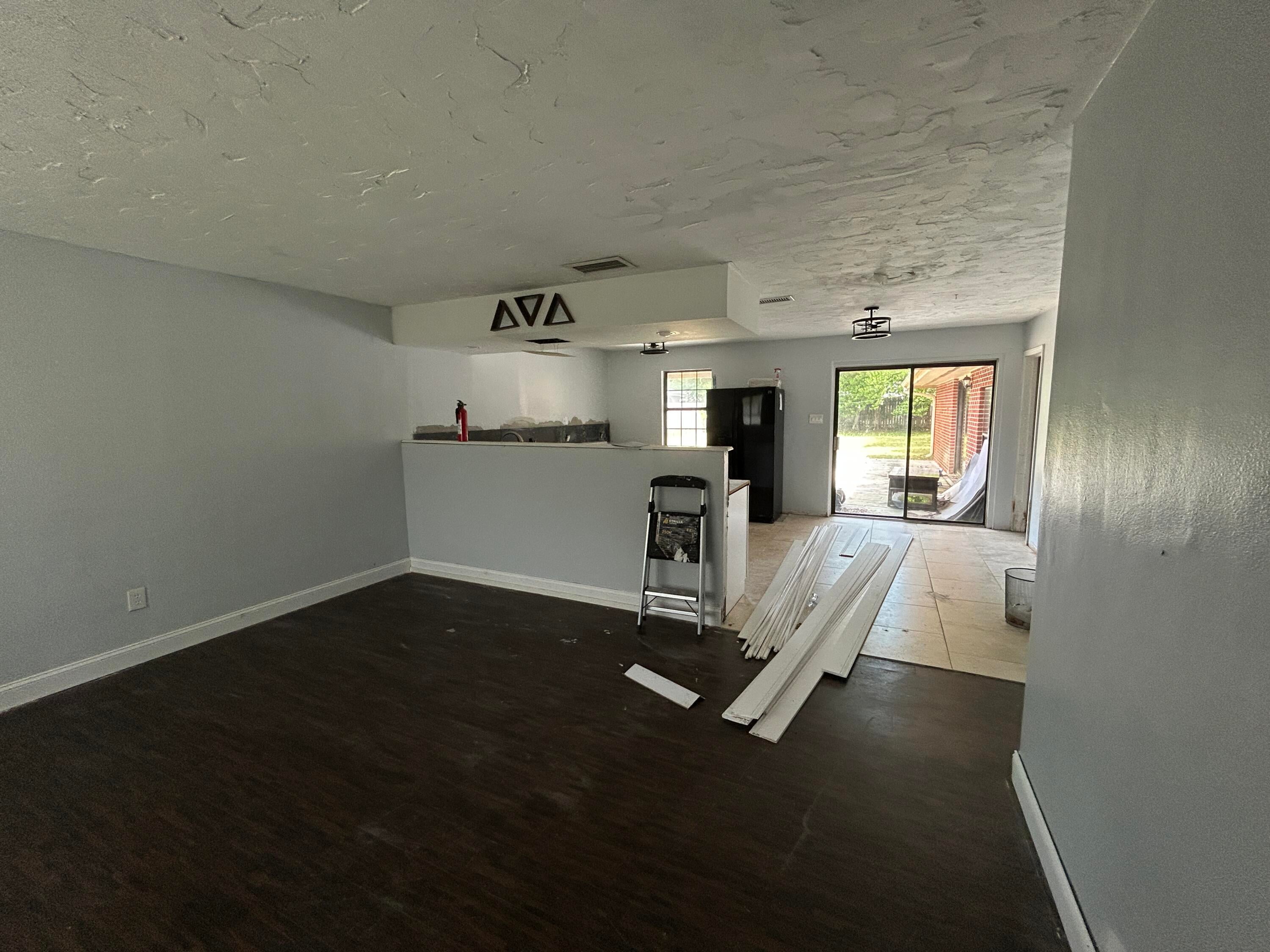 113 MEMORIAL PKWY NW
FORT WALTON BEACH, FL, 32548
1ST ADD VESTA HTSLOT 28 BLK 6 - Residential