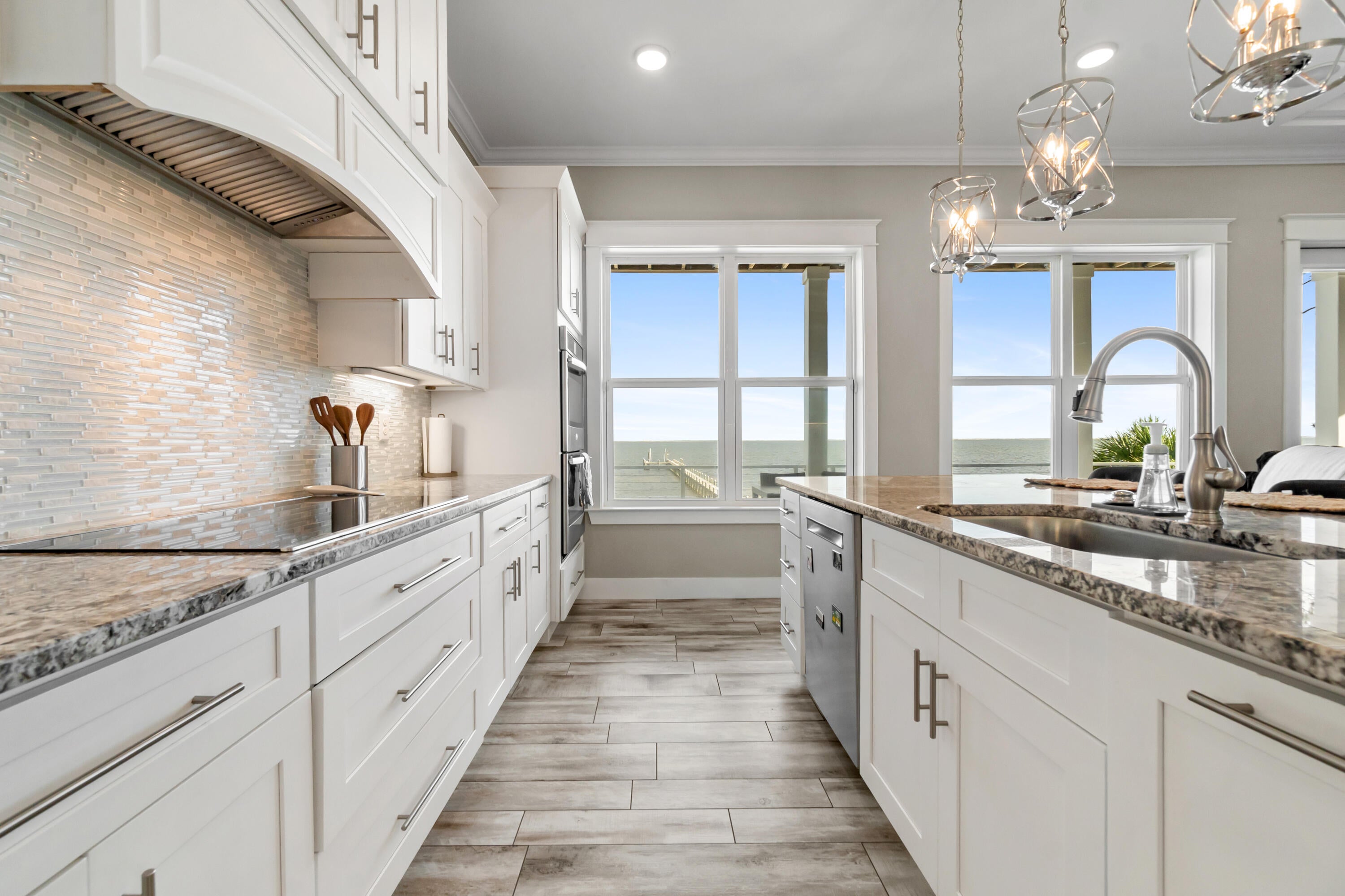 LIGHTHOUSE POINTE - Residential