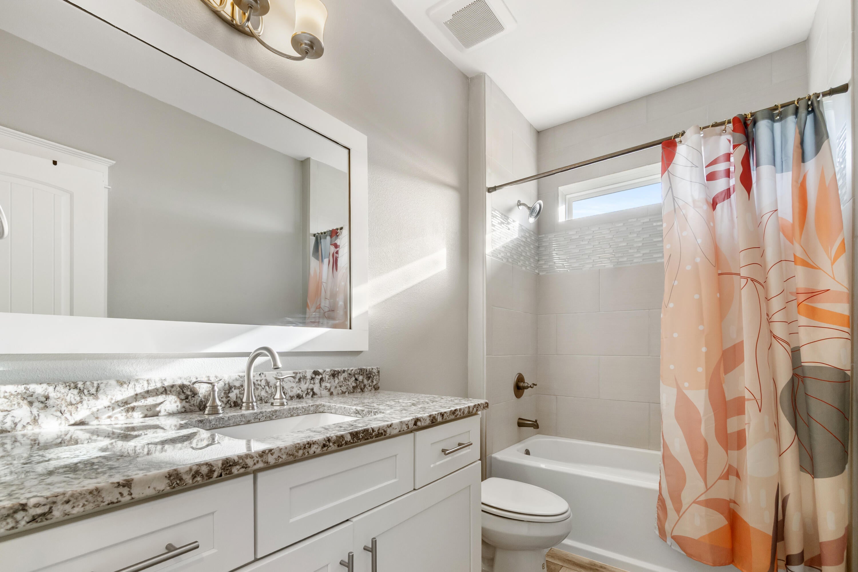 LIGHTHOUSE POINTE - Residential