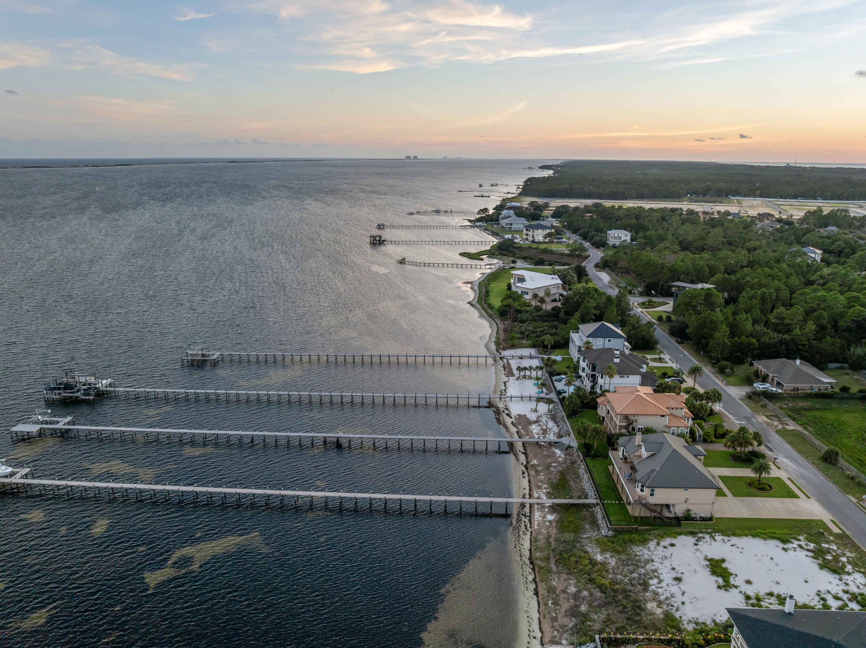 LIGHTHOUSE POINTE - Residential