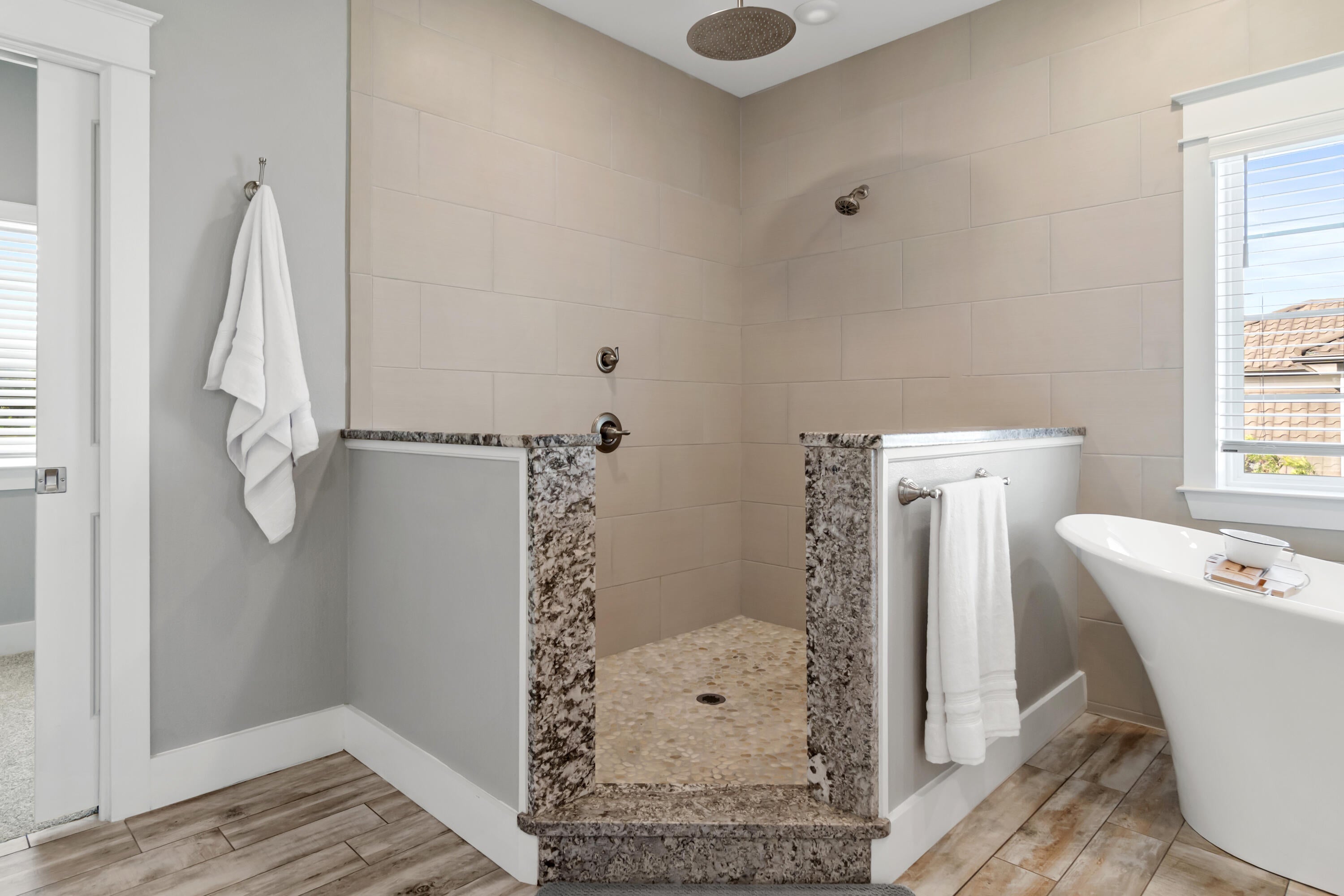 LIGHTHOUSE POINTE - Residential
