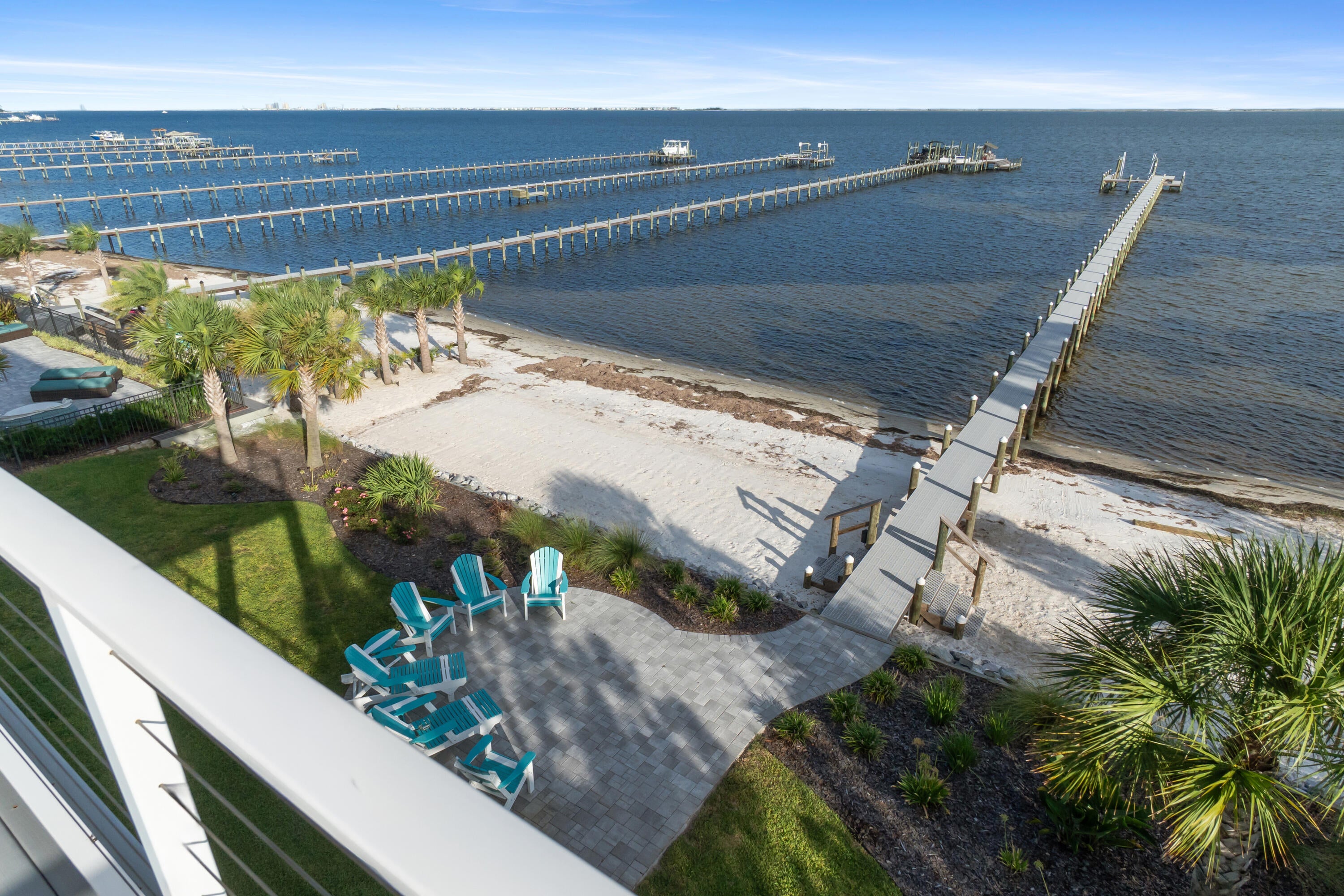 LIGHTHOUSE POINTE - Residential