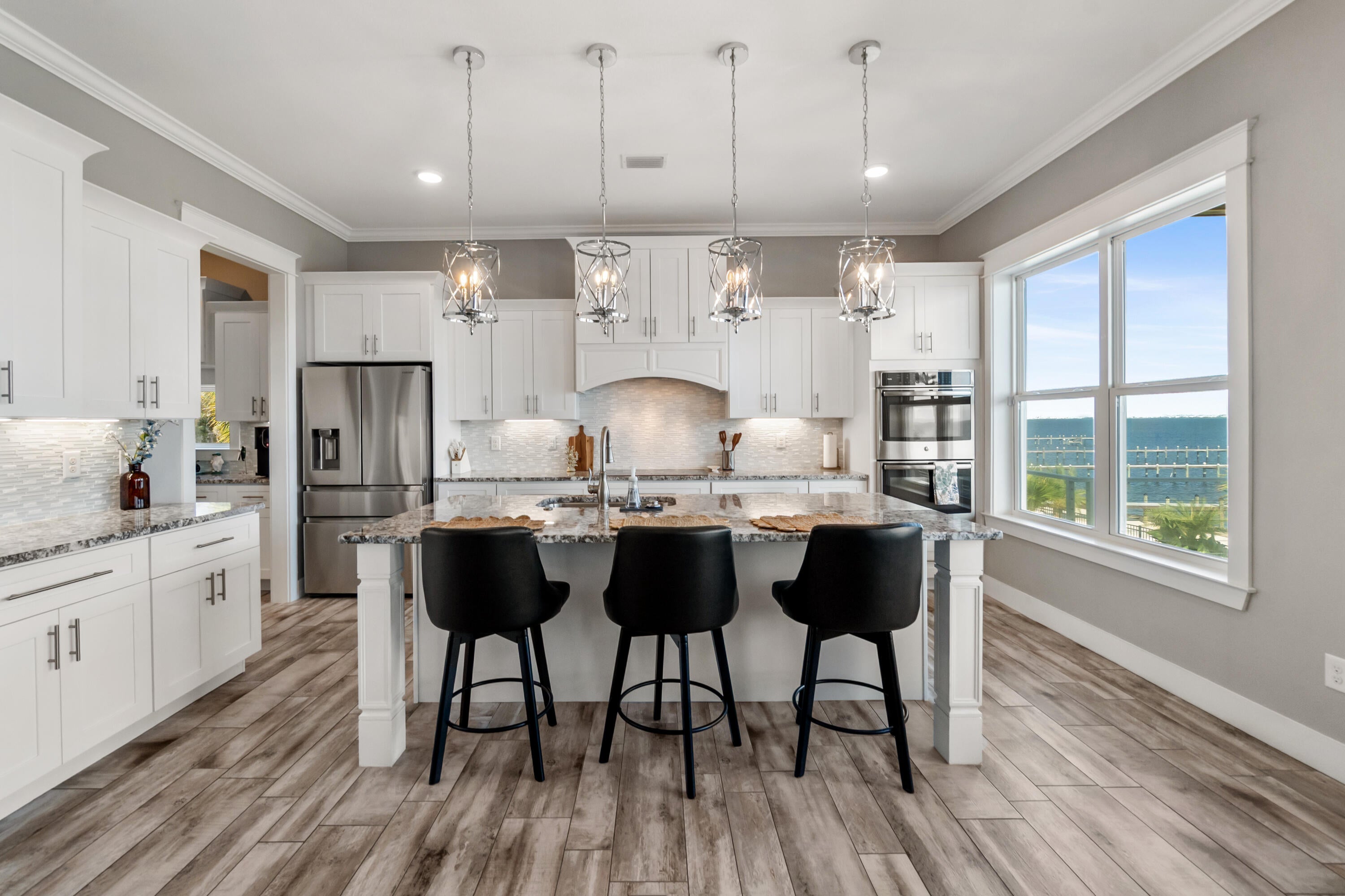 LIGHTHOUSE POINTE - Residential