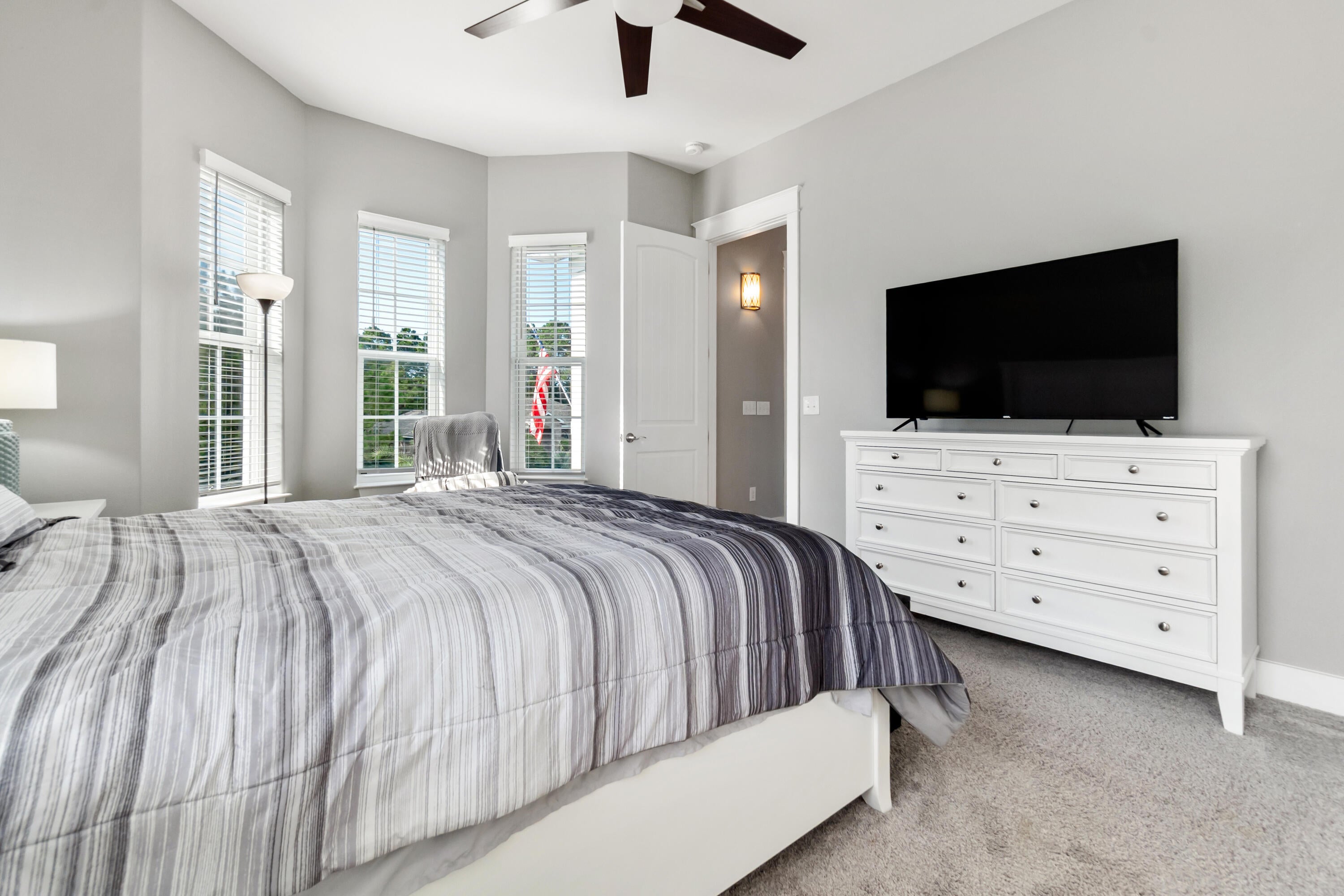 LIGHTHOUSE POINTE - Residential