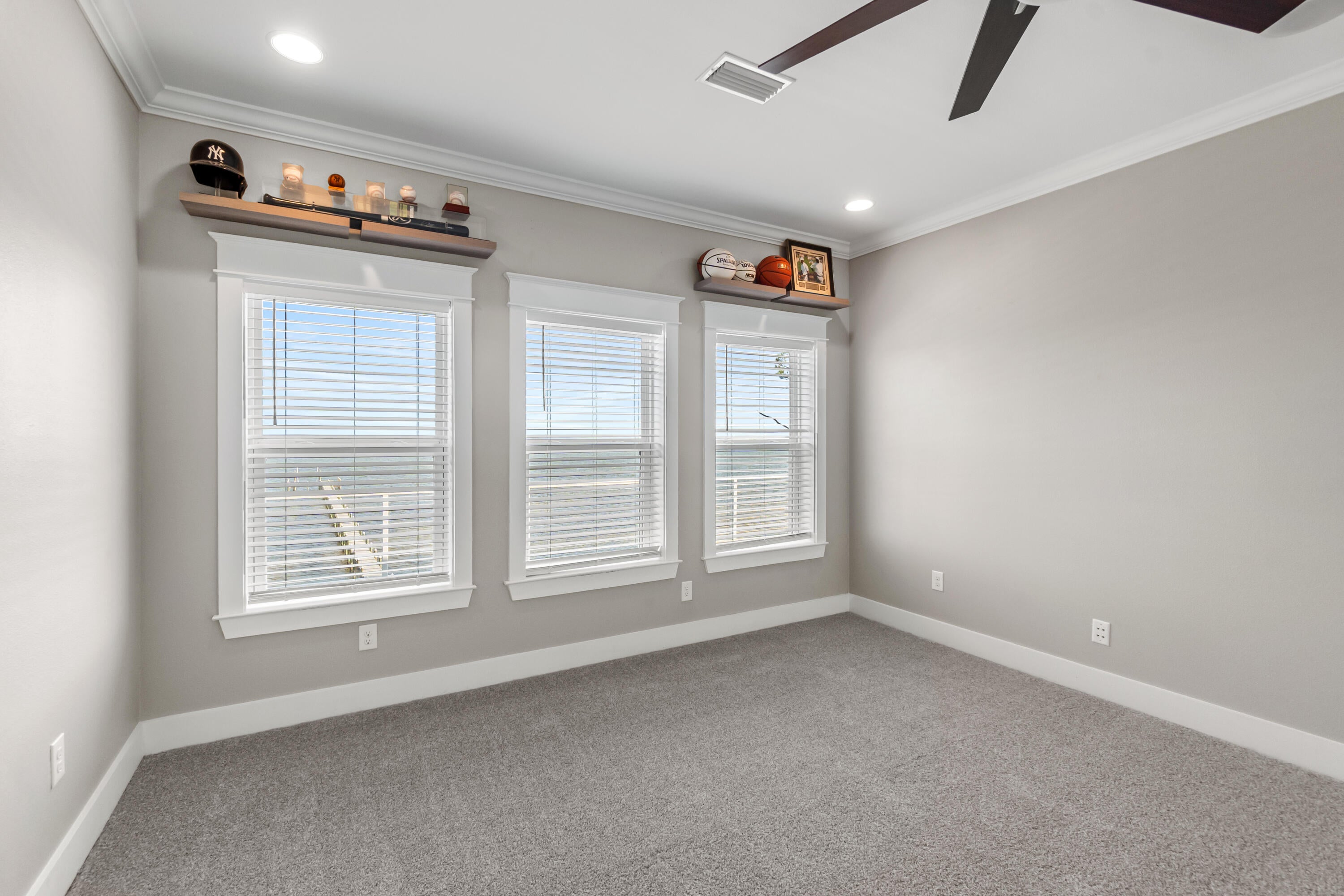 LIGHTHOUSE POINTE - Residential