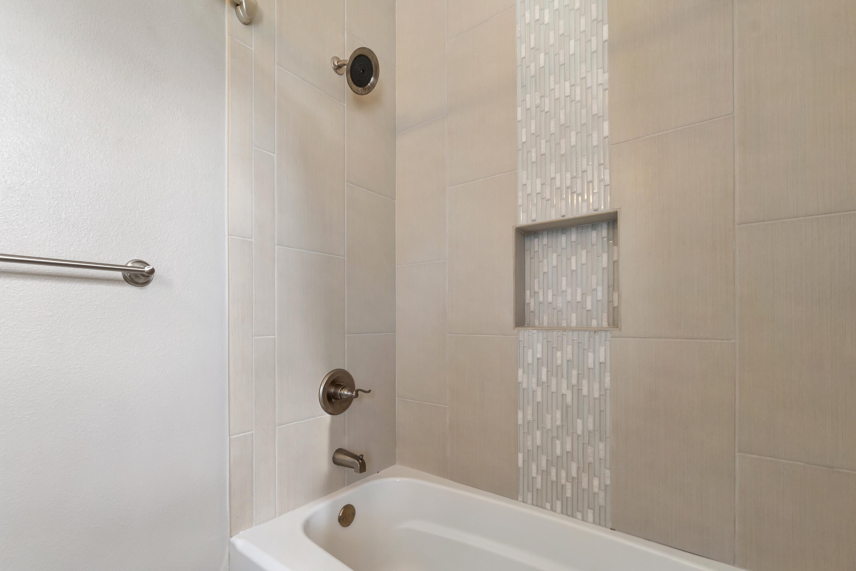 LIGHTHOUSE POINTE - Residential
