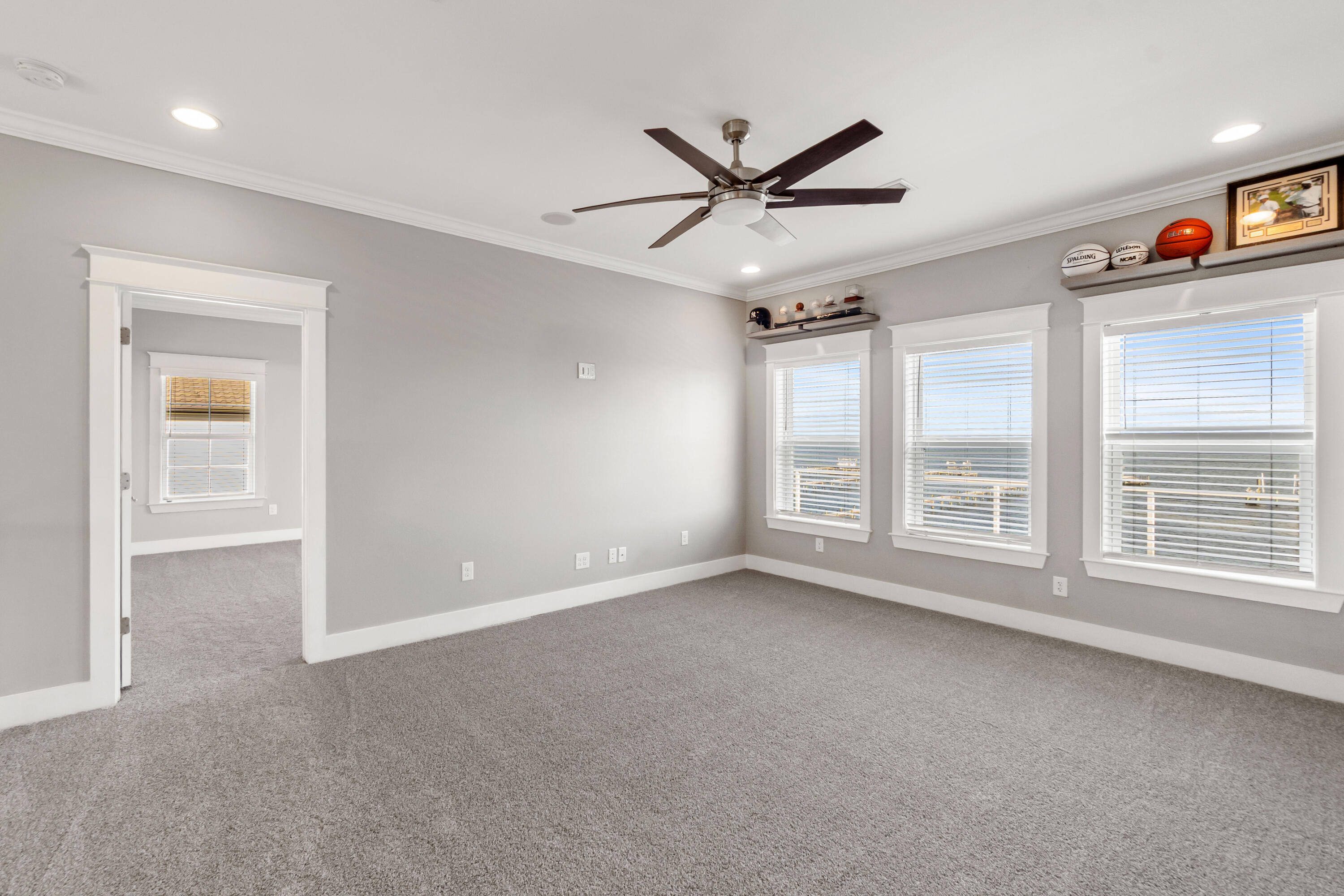 LIGHTHOUSE POINTE - Residential