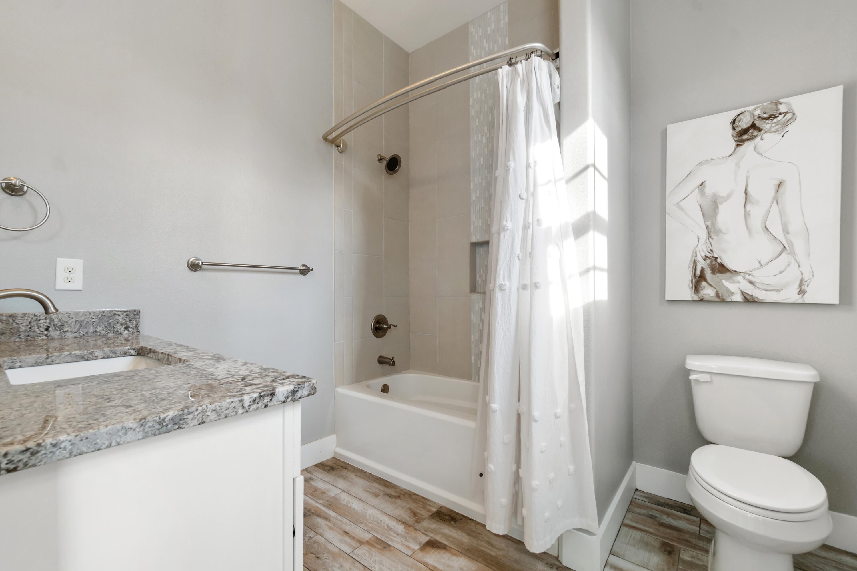 LIGHTHOUSE POINTE - Residential