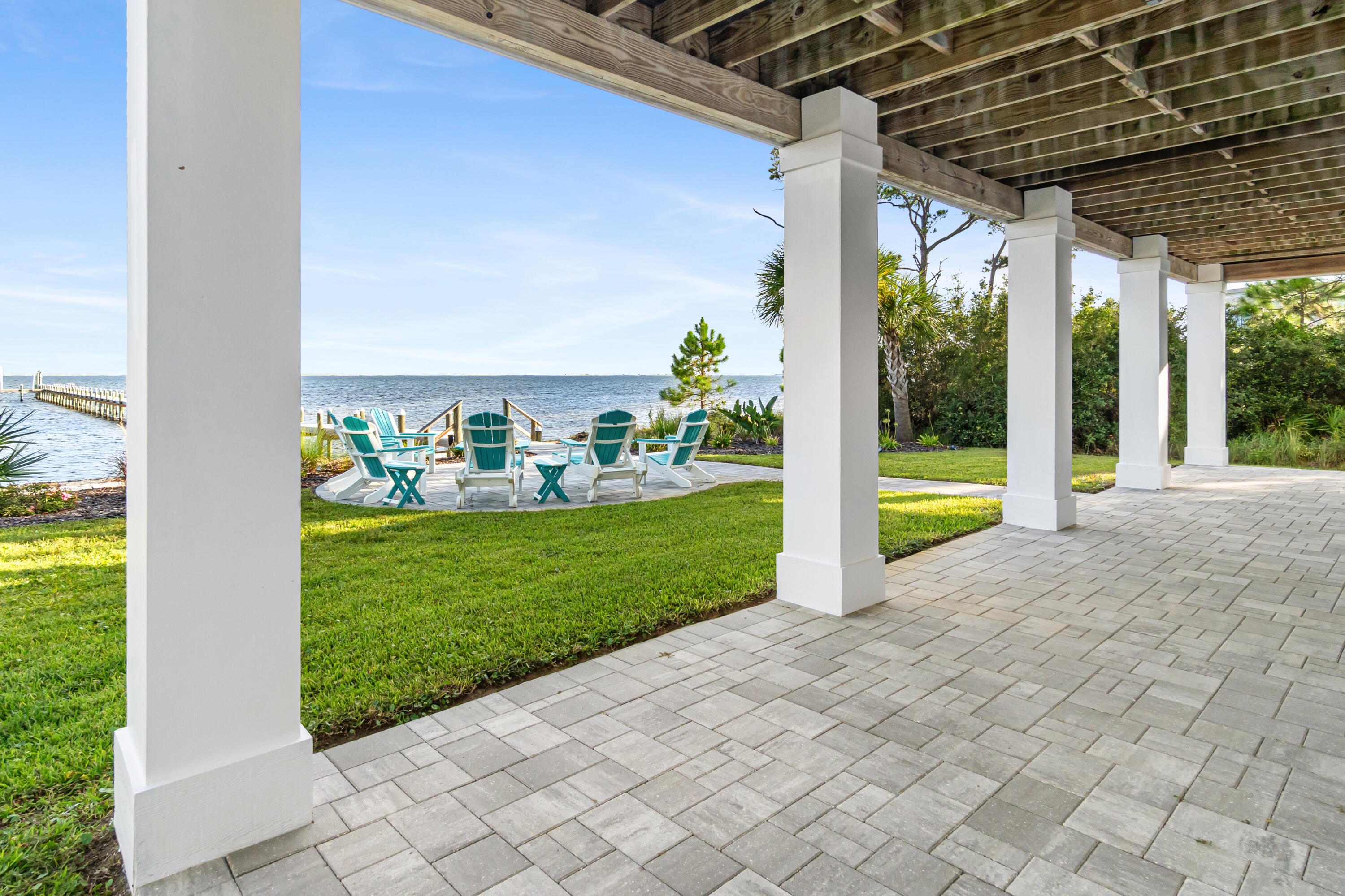 LIGHTHOUSE POINTE - Residential