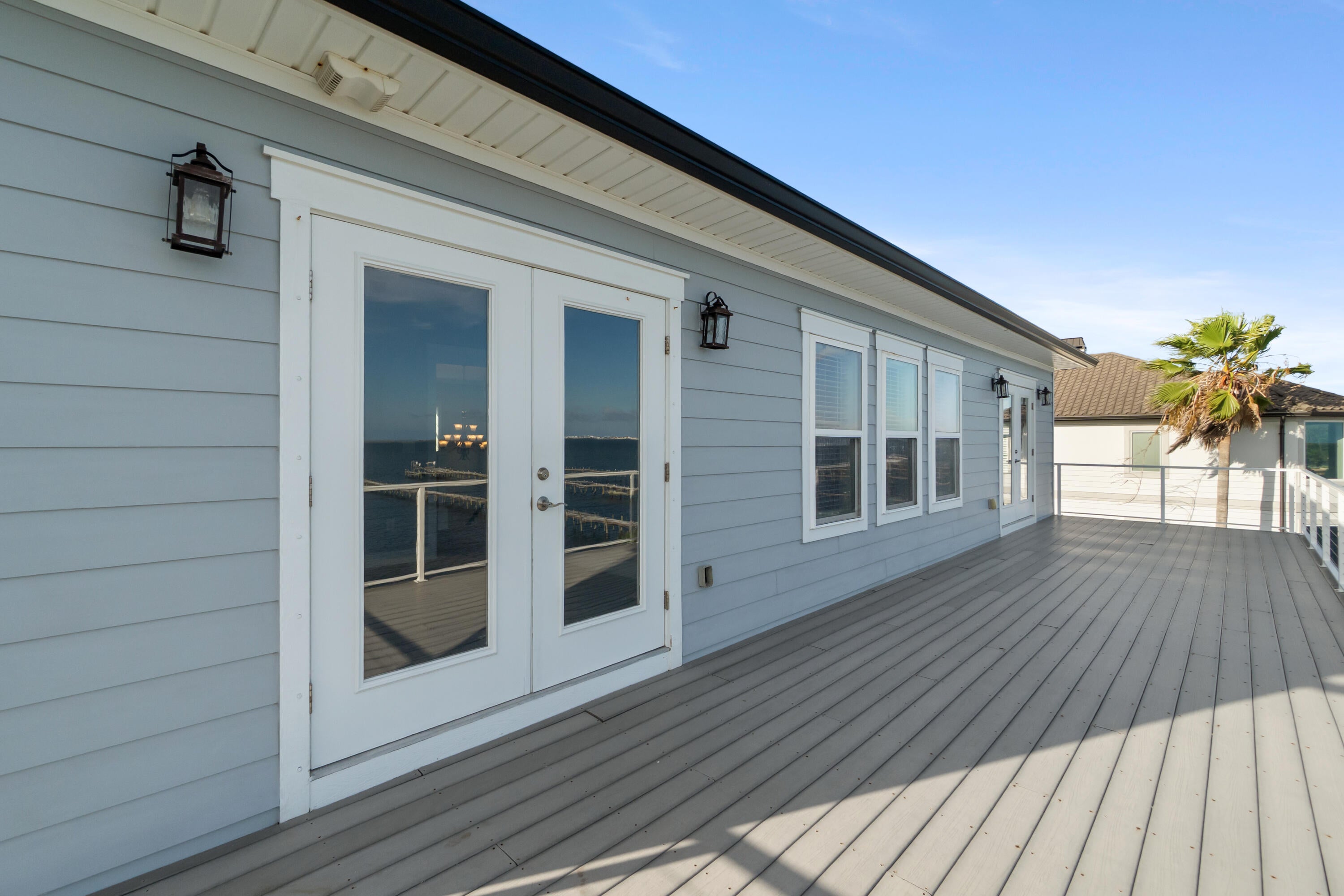 LIGHTHOUSE POINTE - Residential