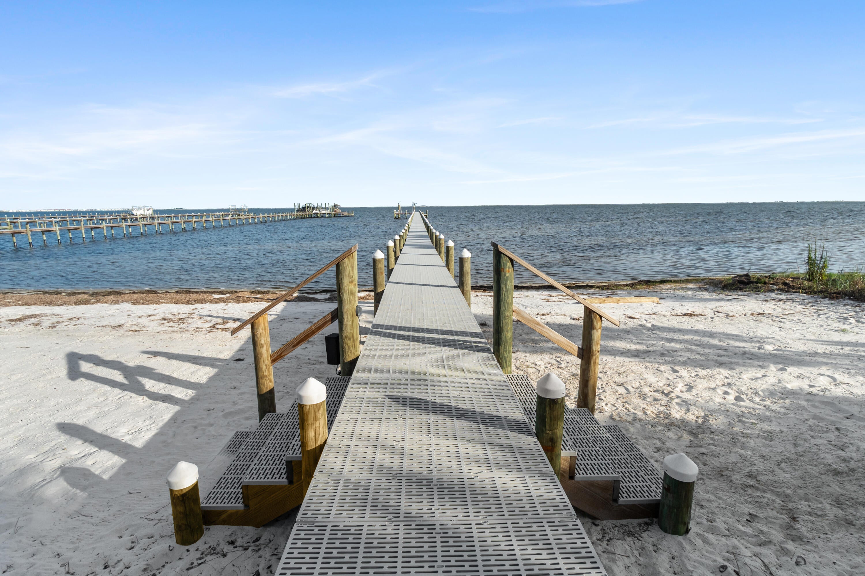 LIGHTHOUSE POINTE - Residential