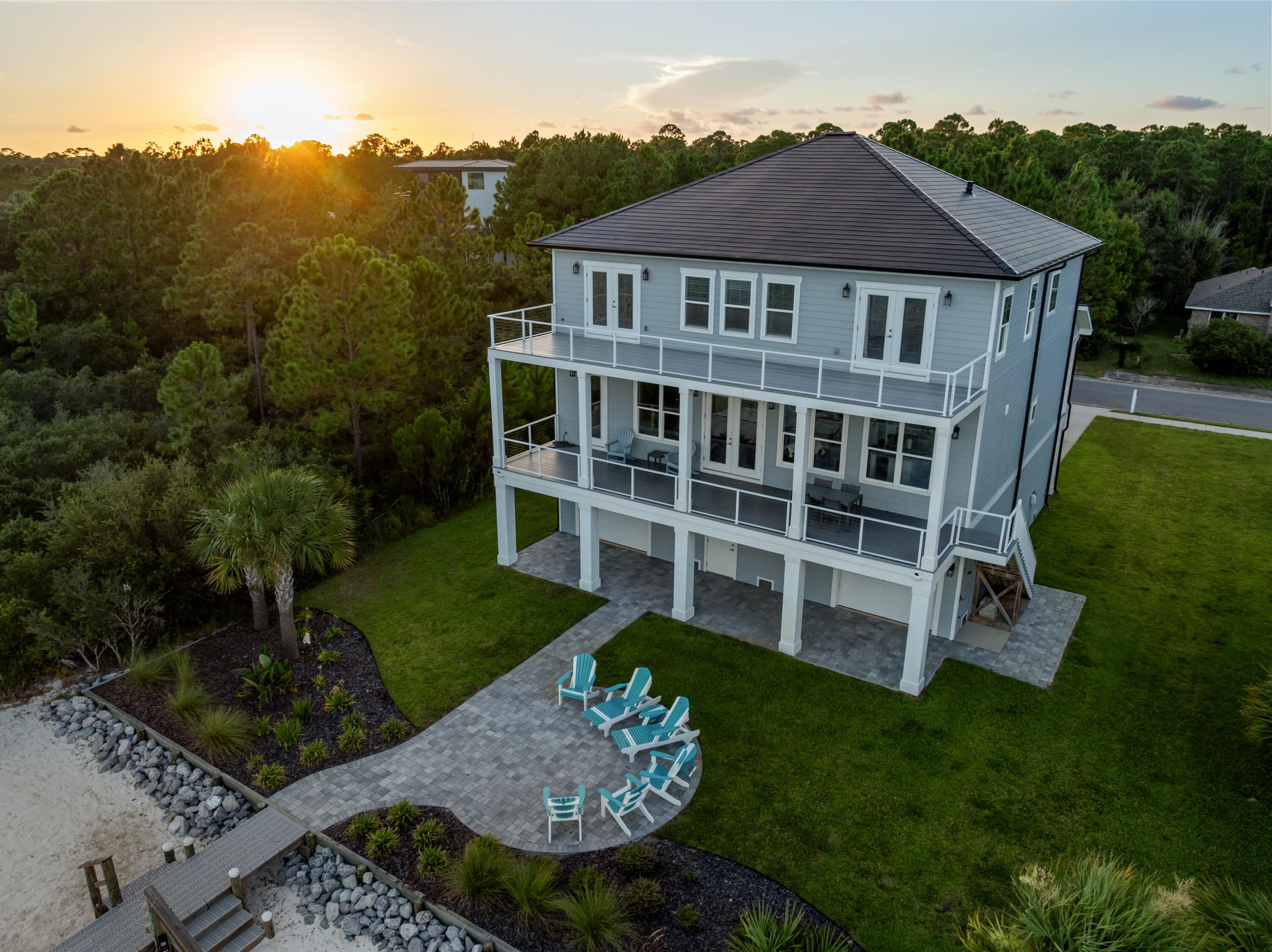 LIGHTHOUSE POINTE - Residential