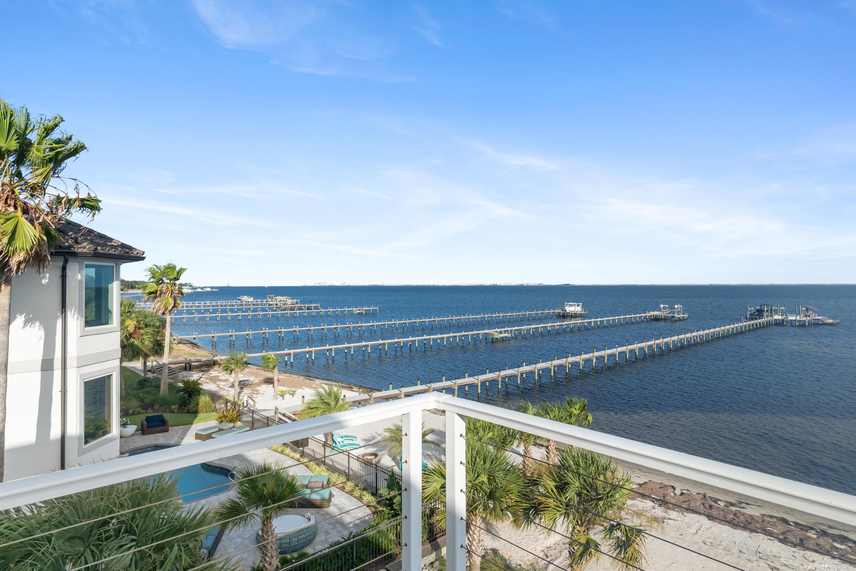 LIGHTHOUSE POINTE - Residential