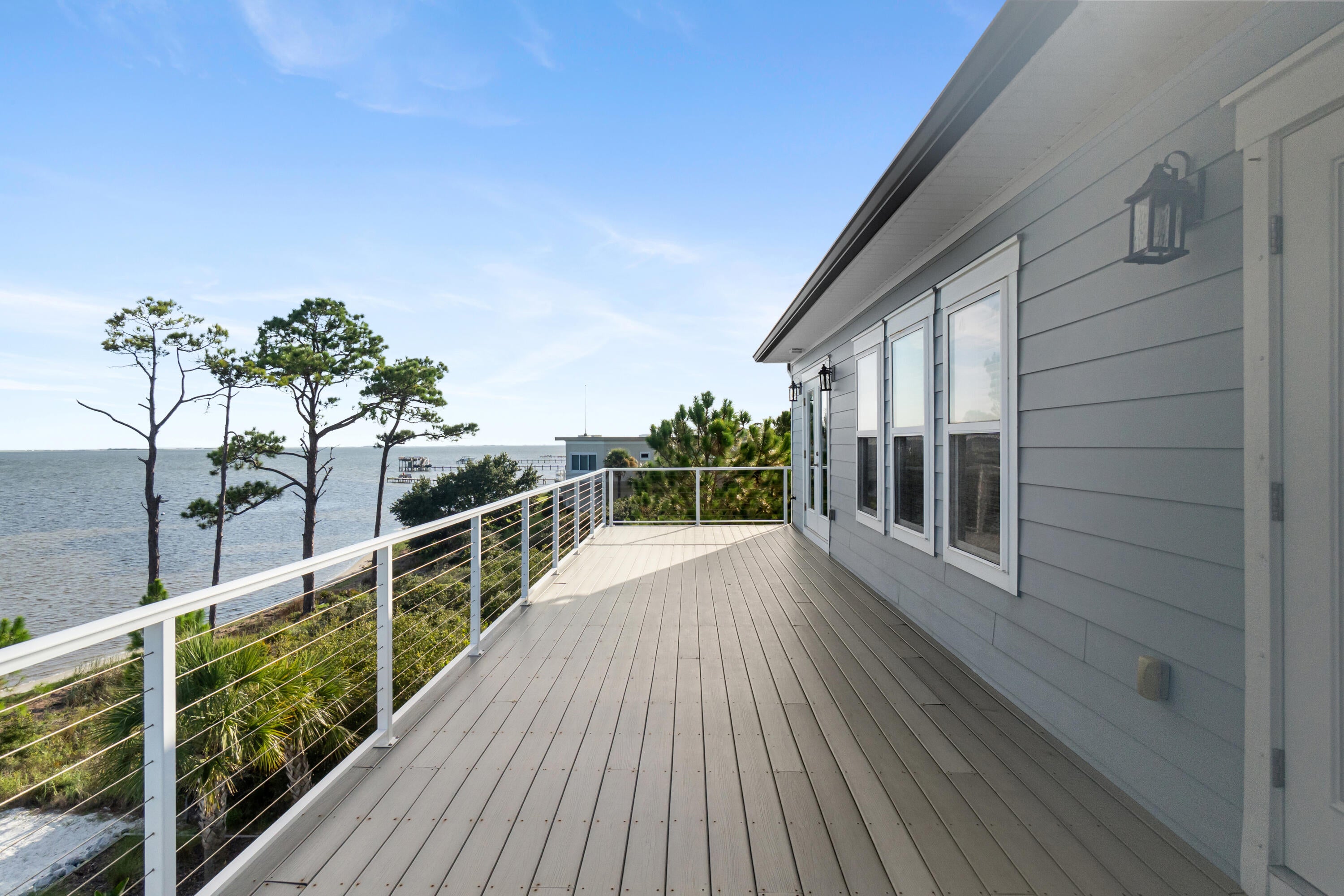 LIGHTHOUSE POINTE - Residential