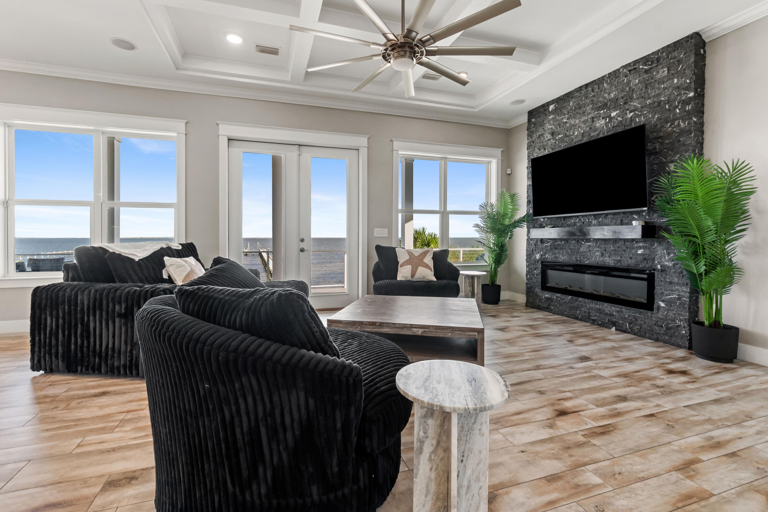 LIGHTHOUSE POINTE - Residential