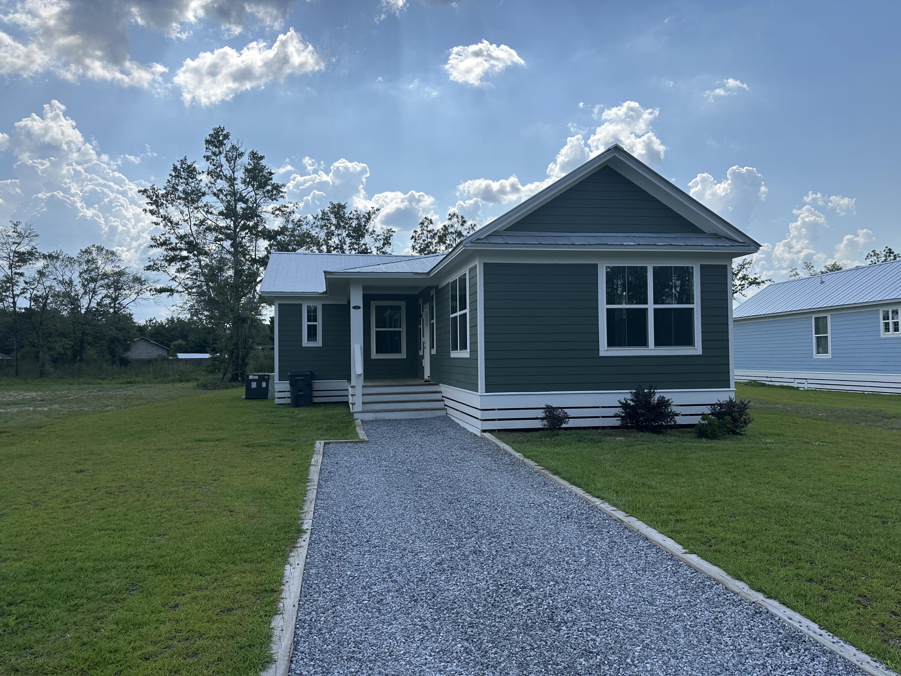 OAKWOOD LAKES ESTATES - Residential Lease