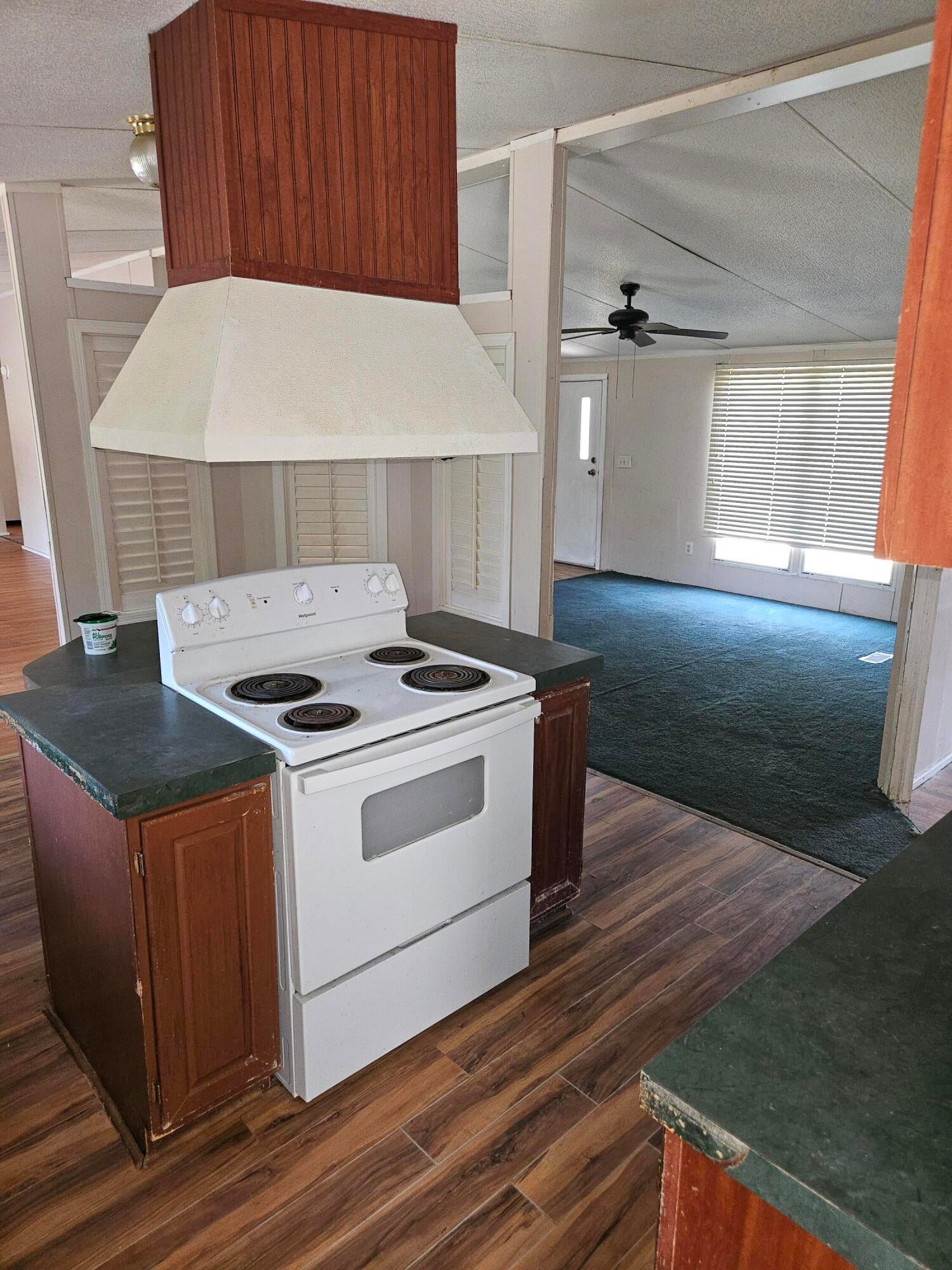 OAKWOOD HILLS - Residential