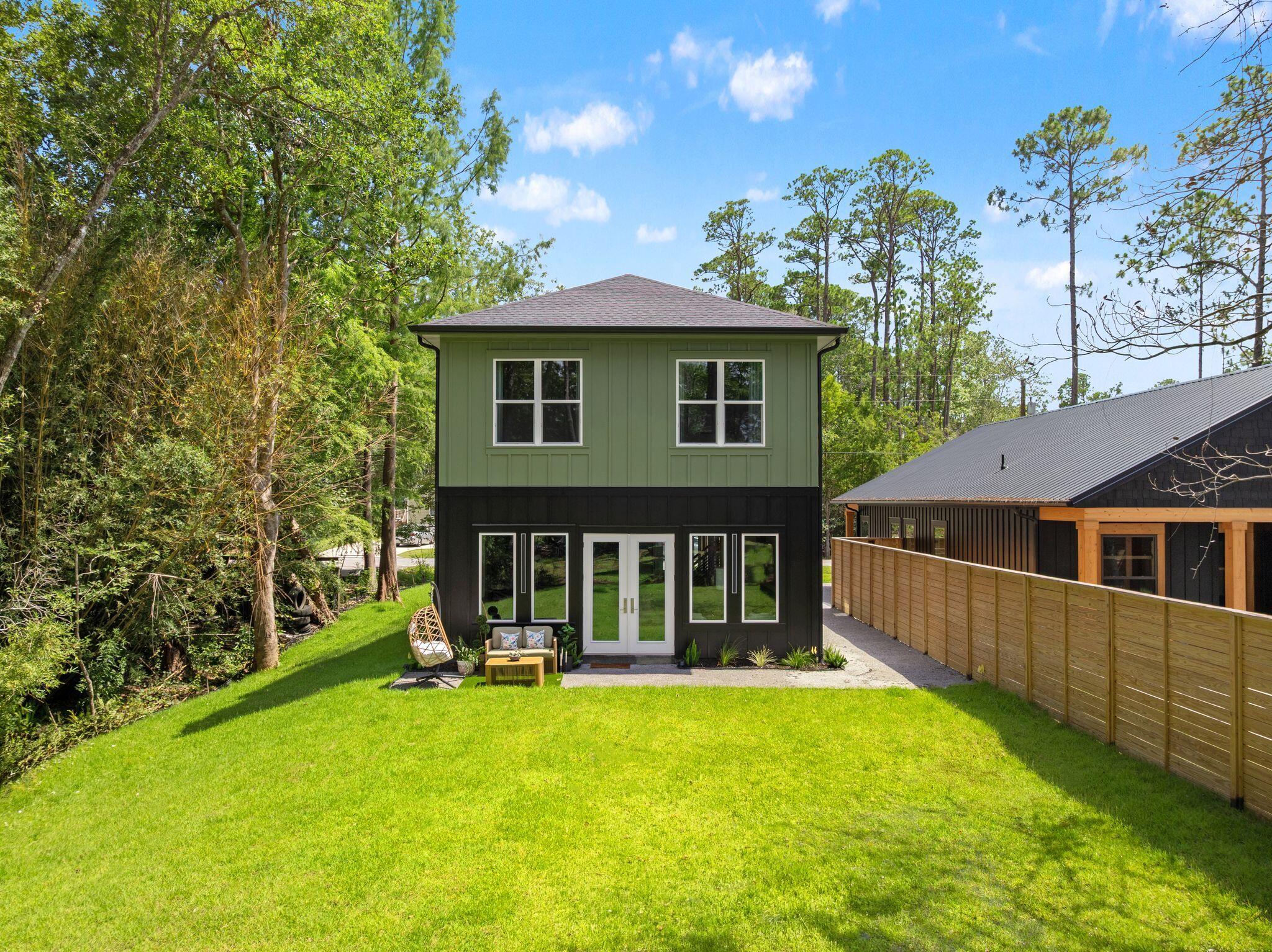 MAGNOLIA BEACH - Residential