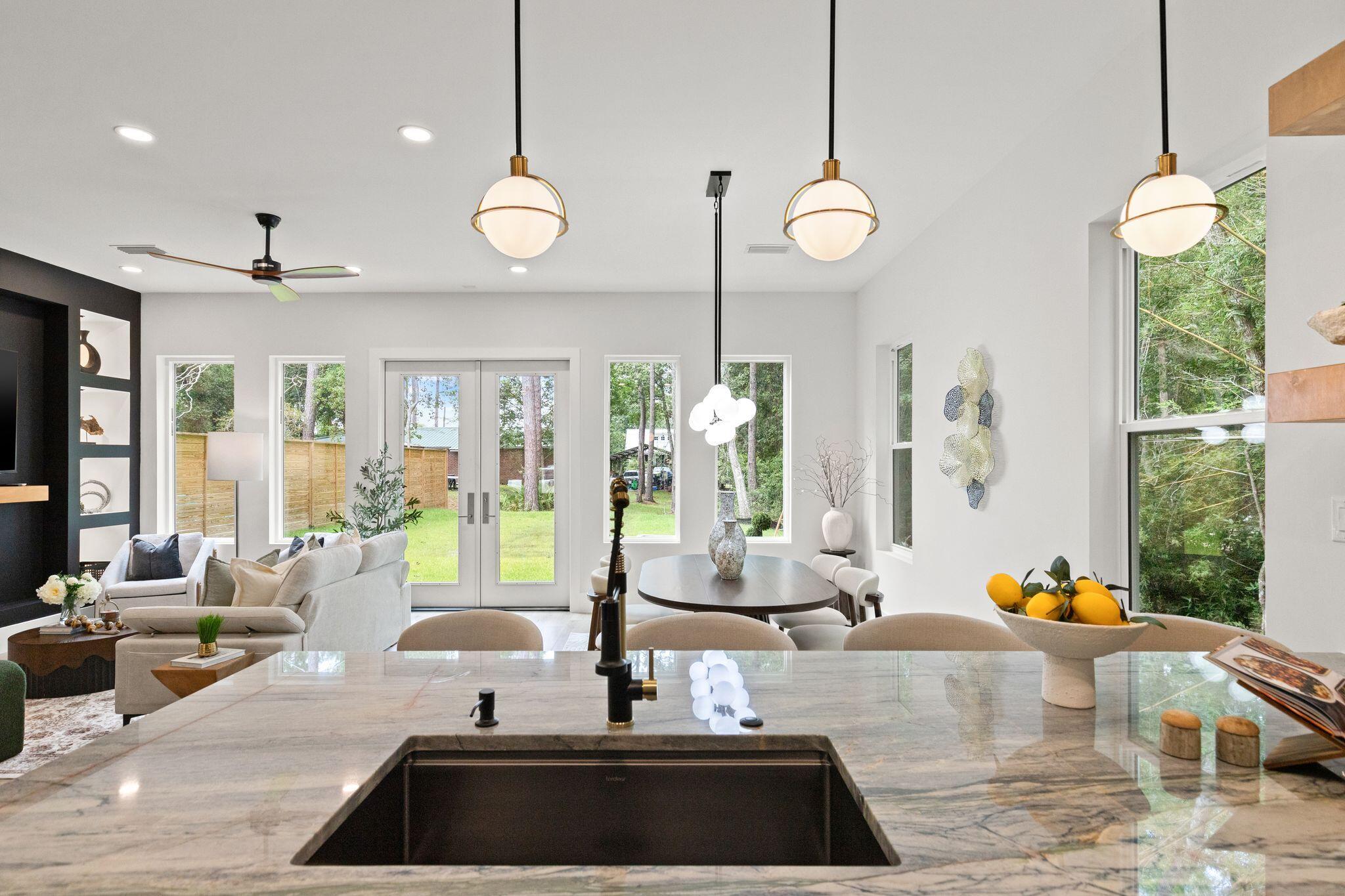 MAGNOLIA BEACH - Residential