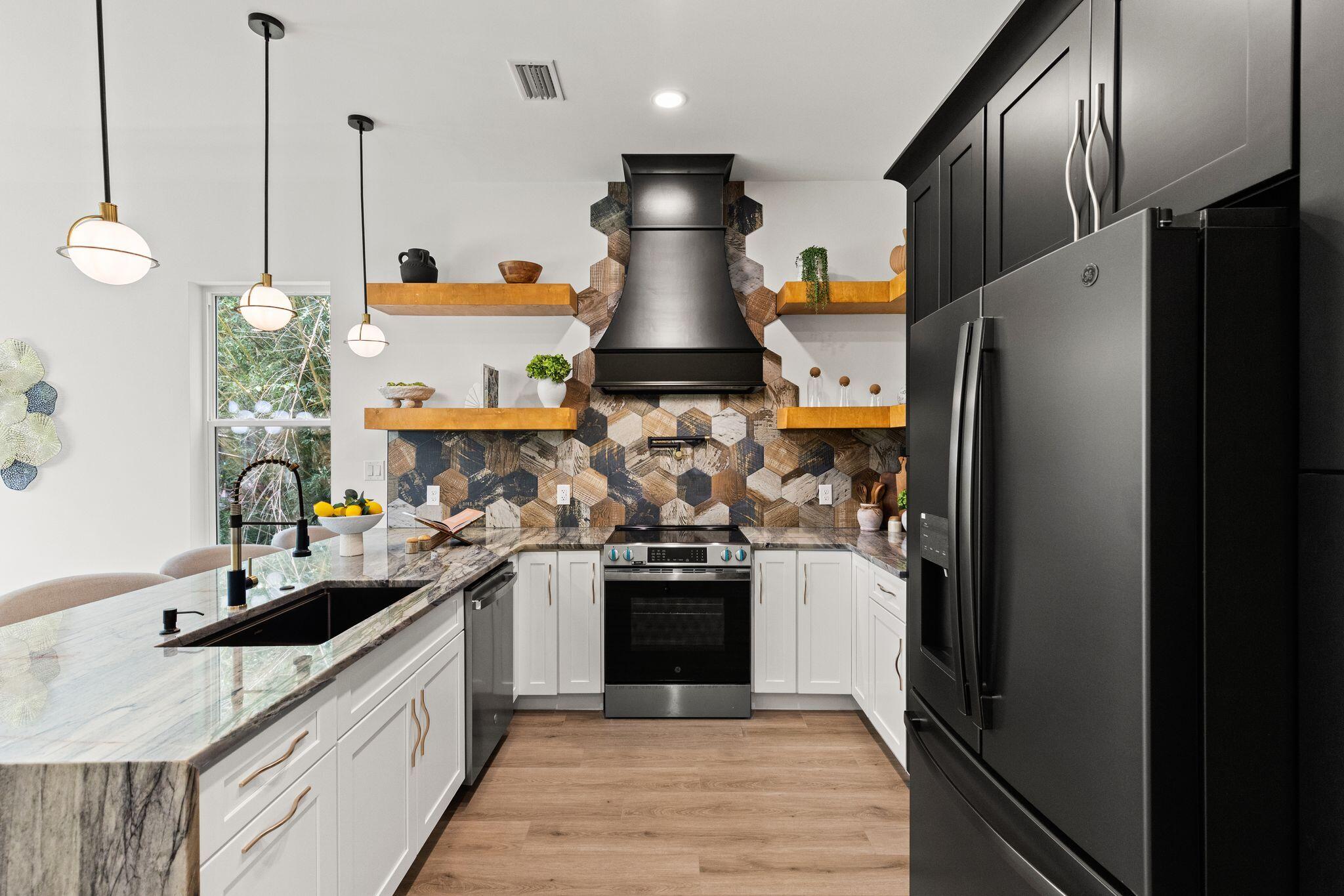 MAGNOLIA BEACH - Residential