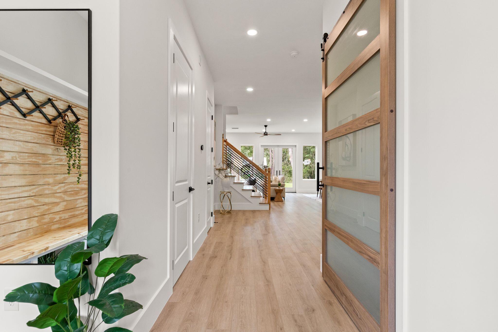 MAGNOLIA BEACH - Residential