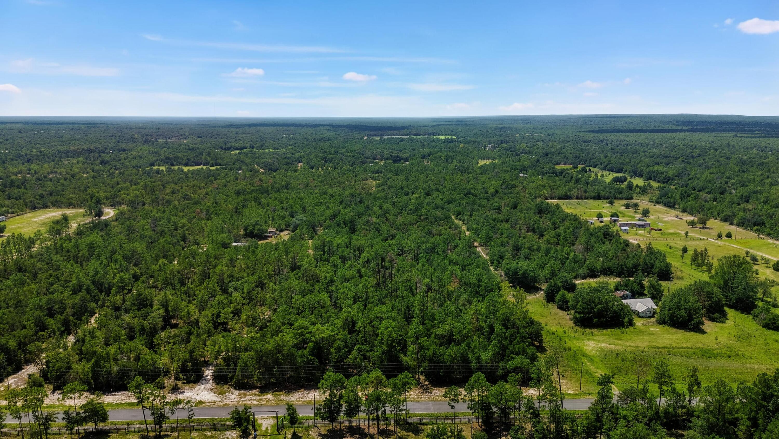 NO RECORDED SUBDIVISION - Land