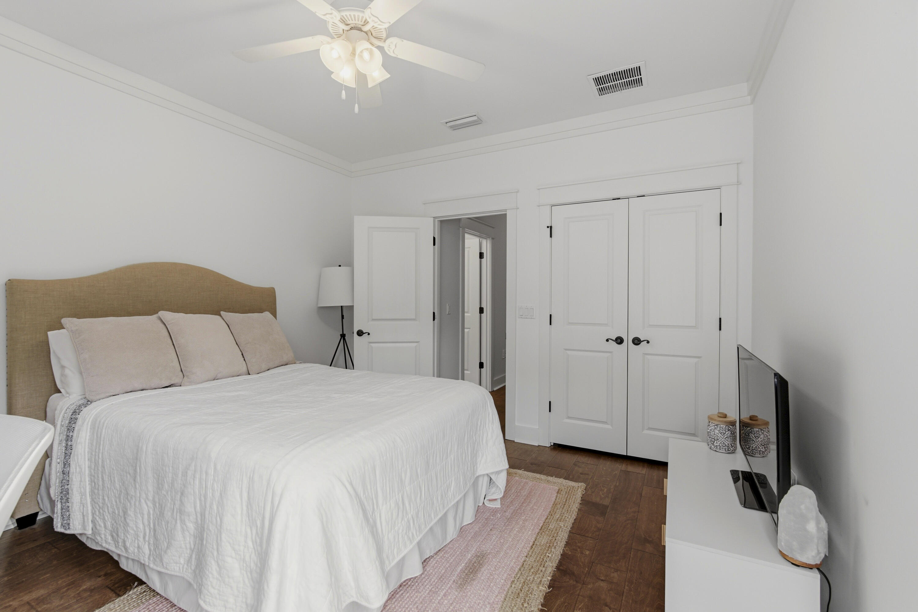 PARADISE COVE - Residential