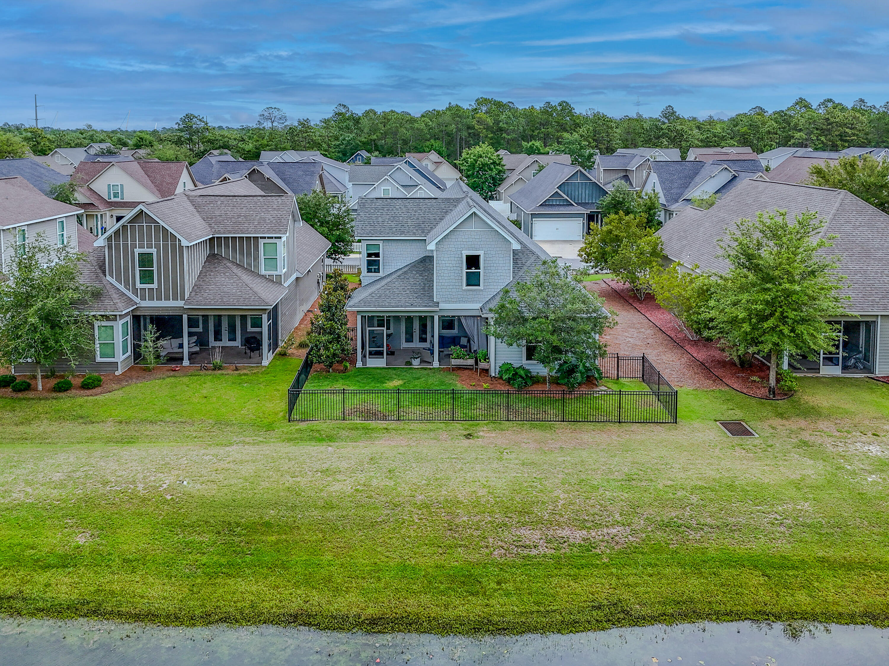 PARADISE COVE - Residential