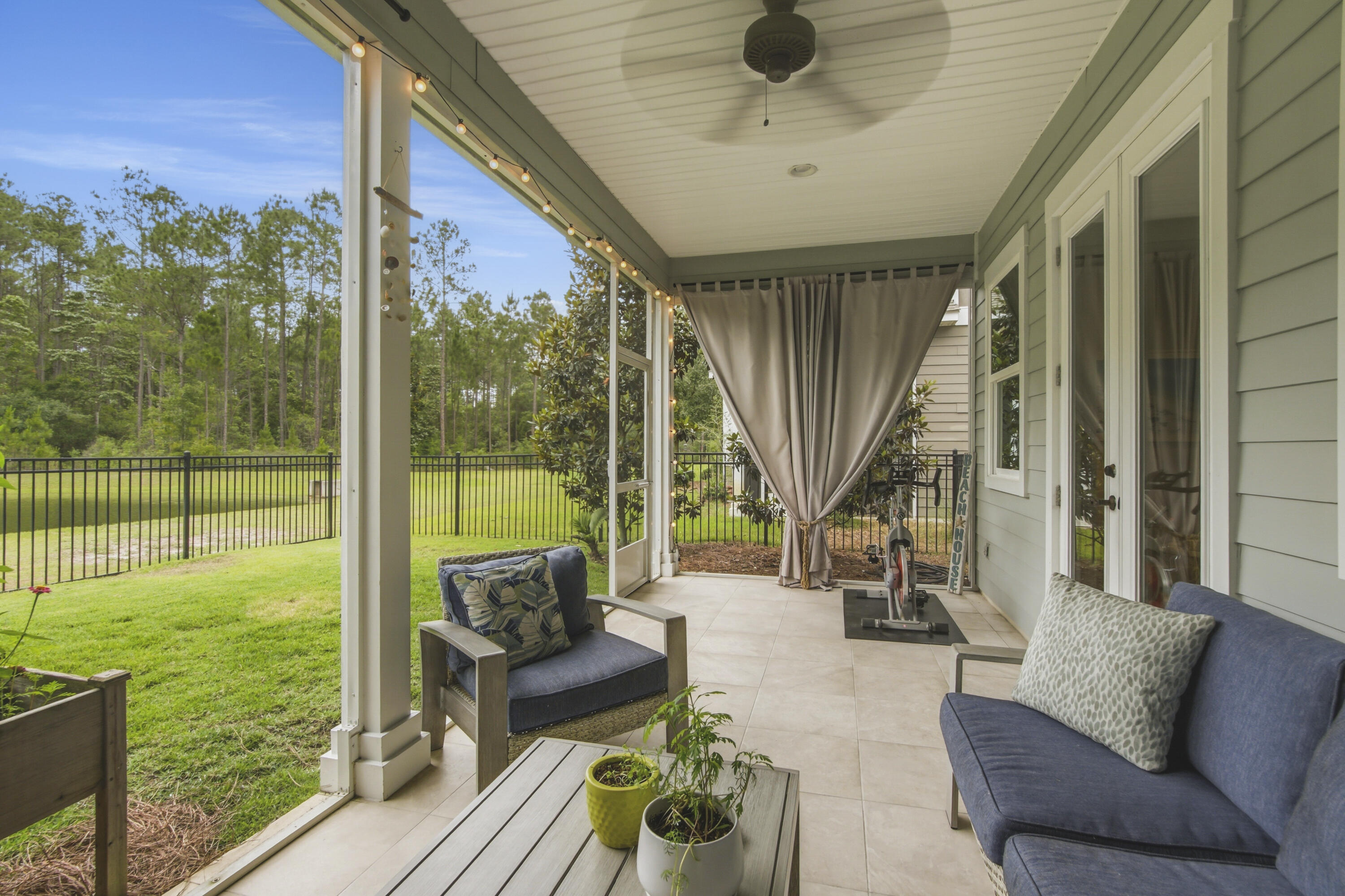 PARADISE COVE - Residential