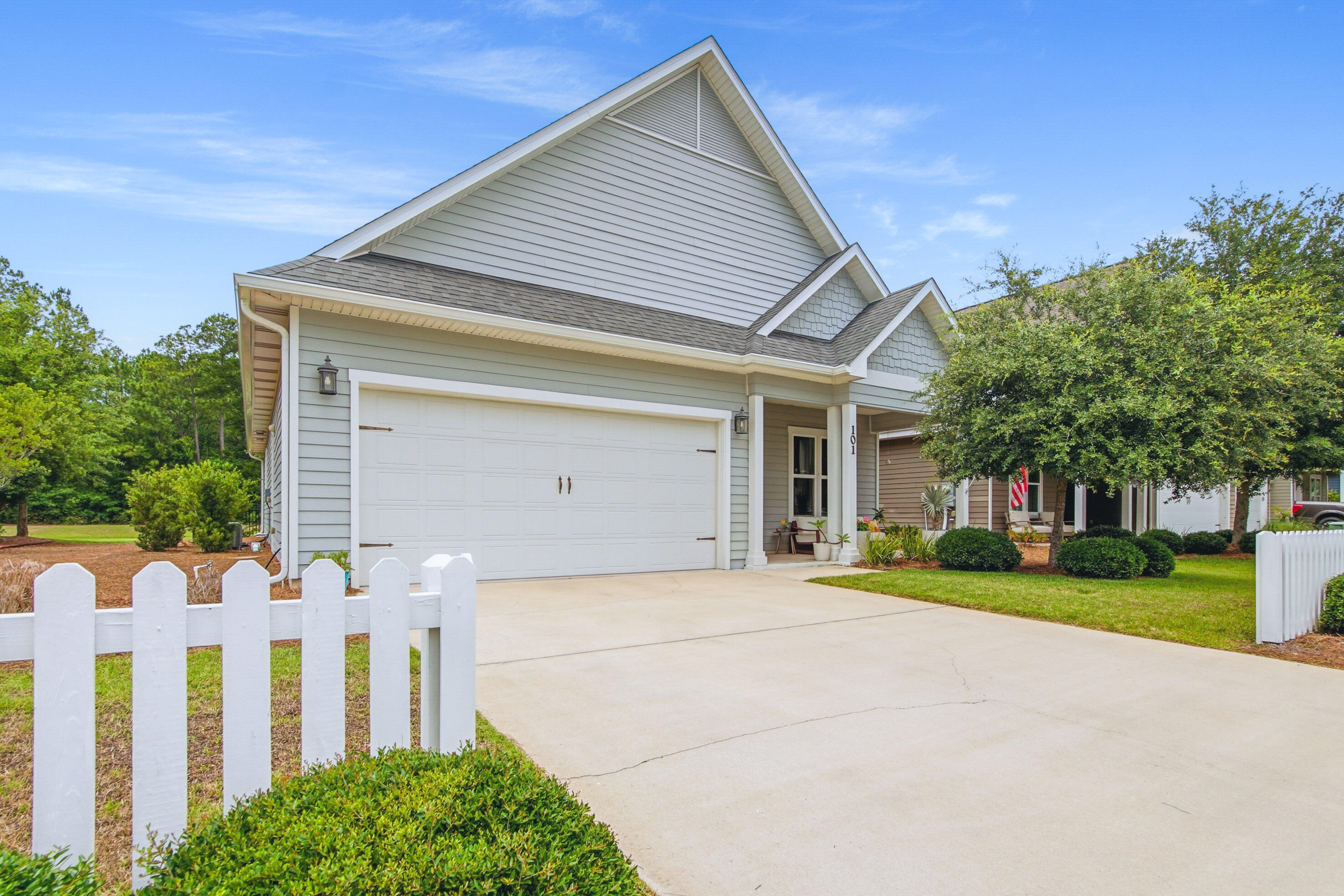 PARADISE COVE - Residential