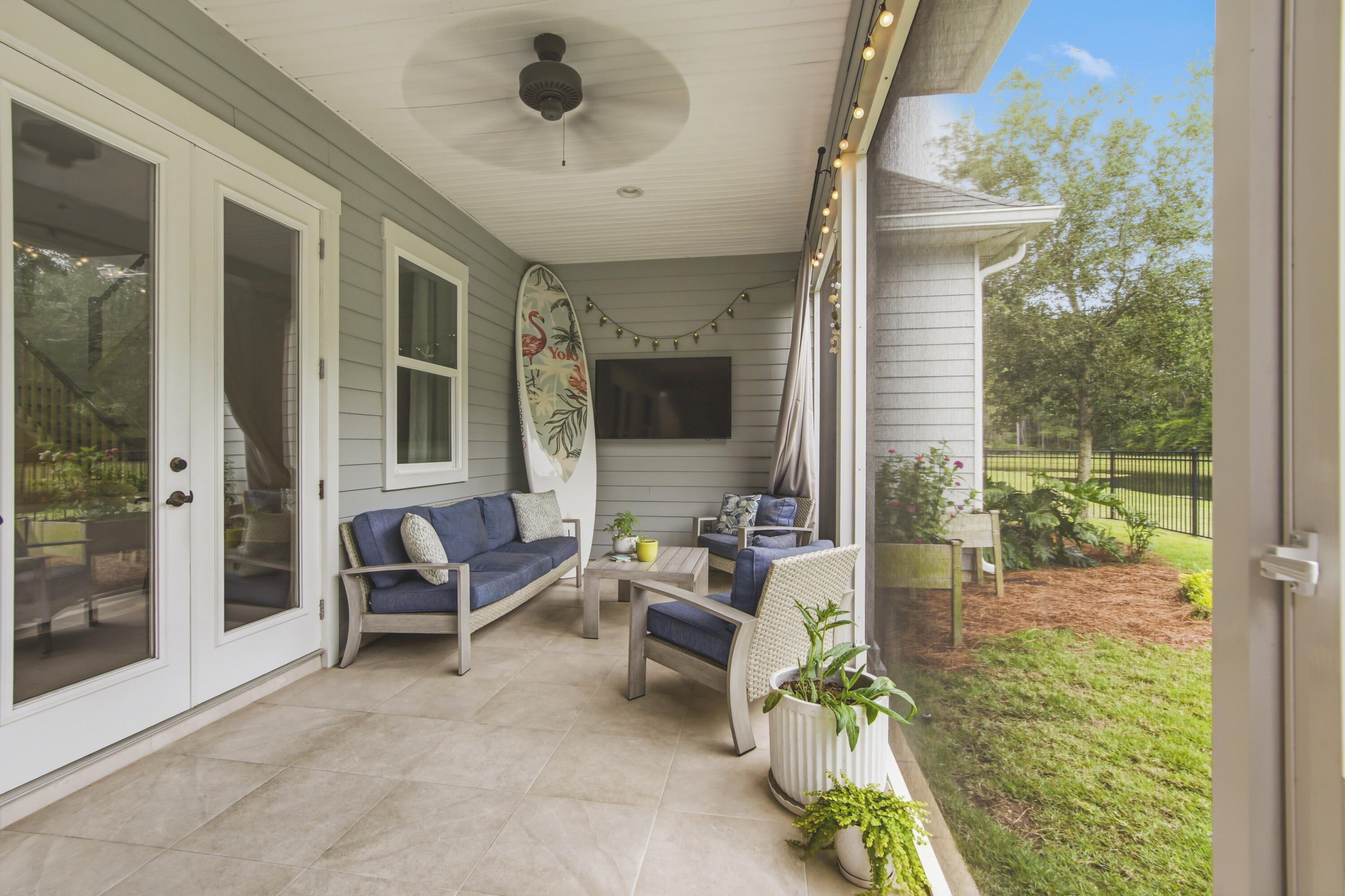 PARADISE COVE - Residential