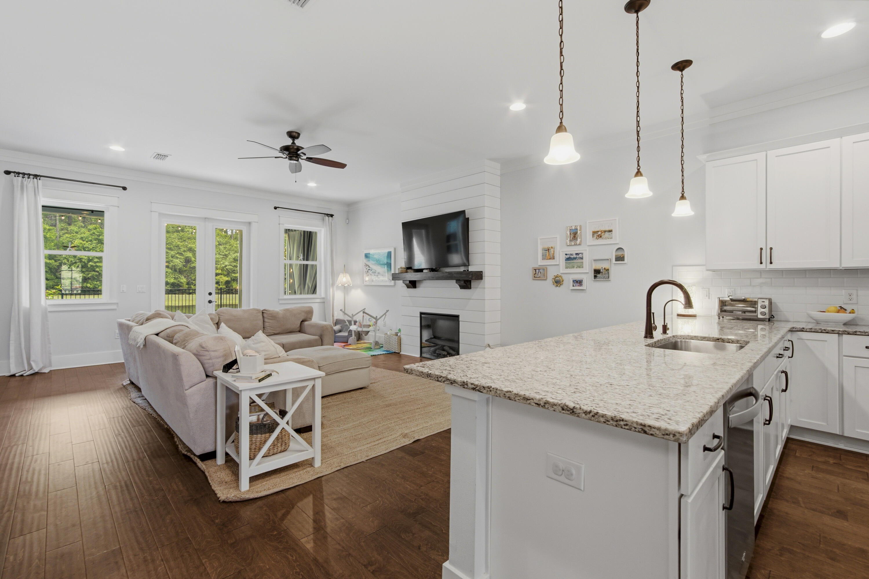 PARADISE COVE - Residential