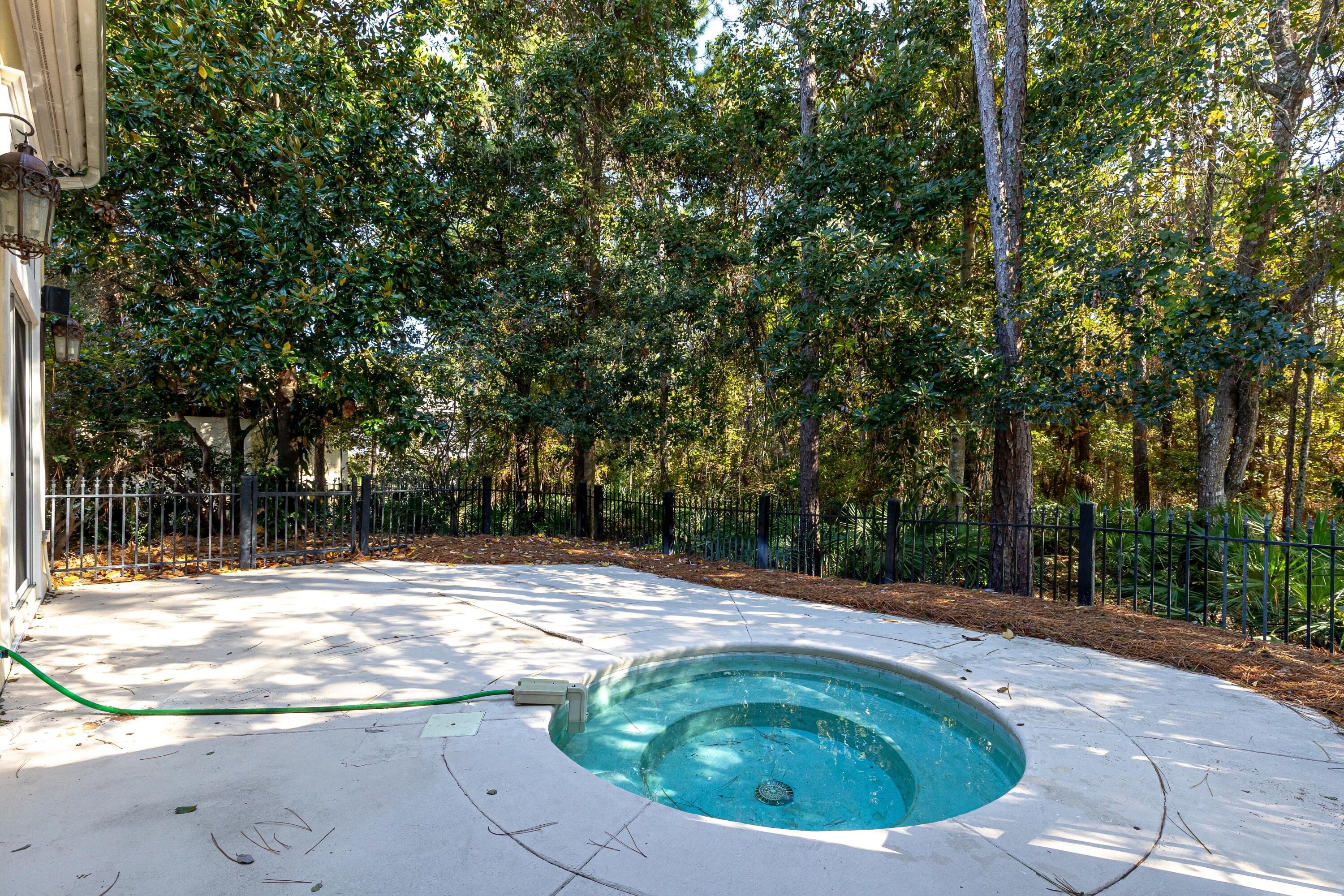 BURNT PINE - Residential Lease