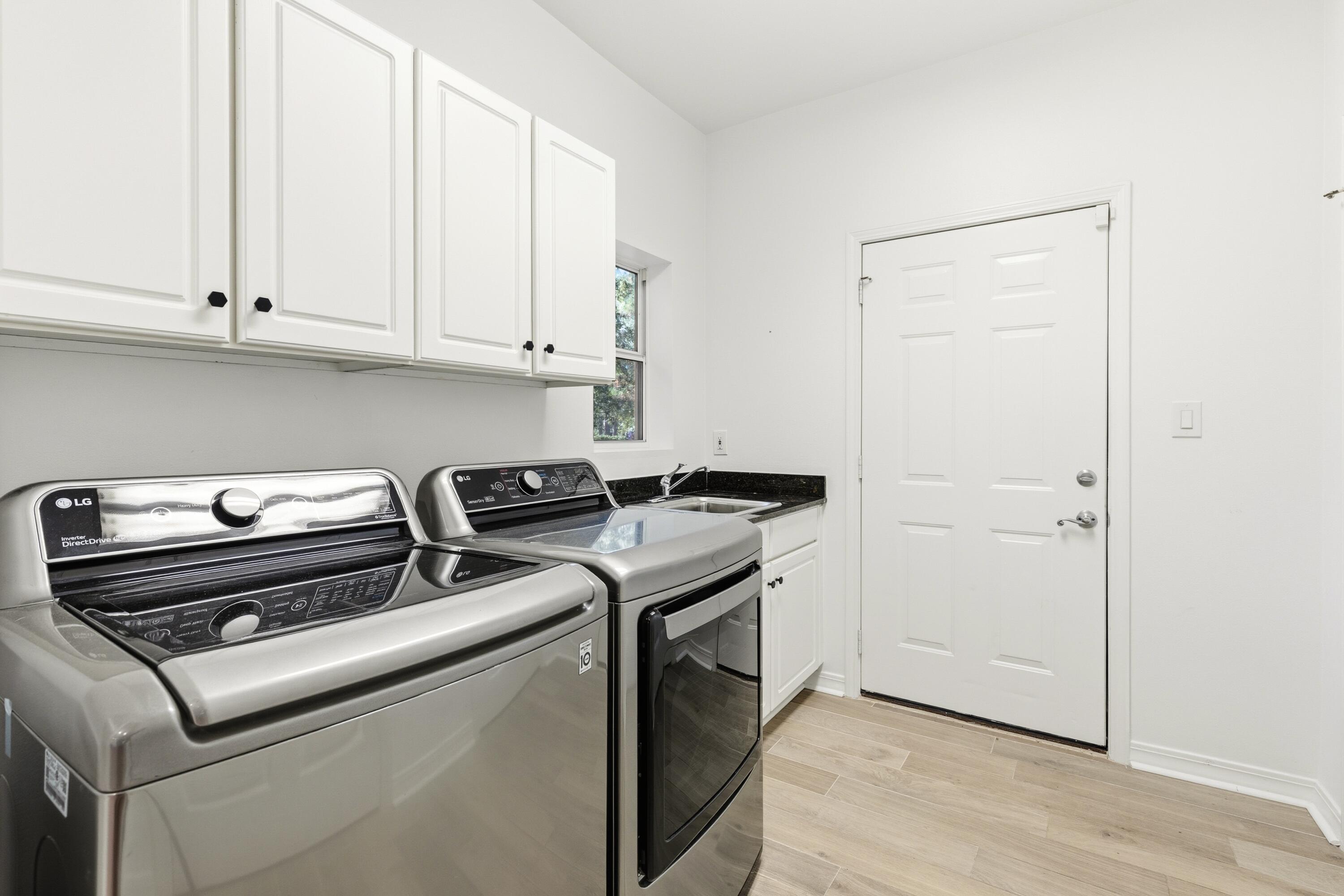 BURNT PINE - Residential Lease