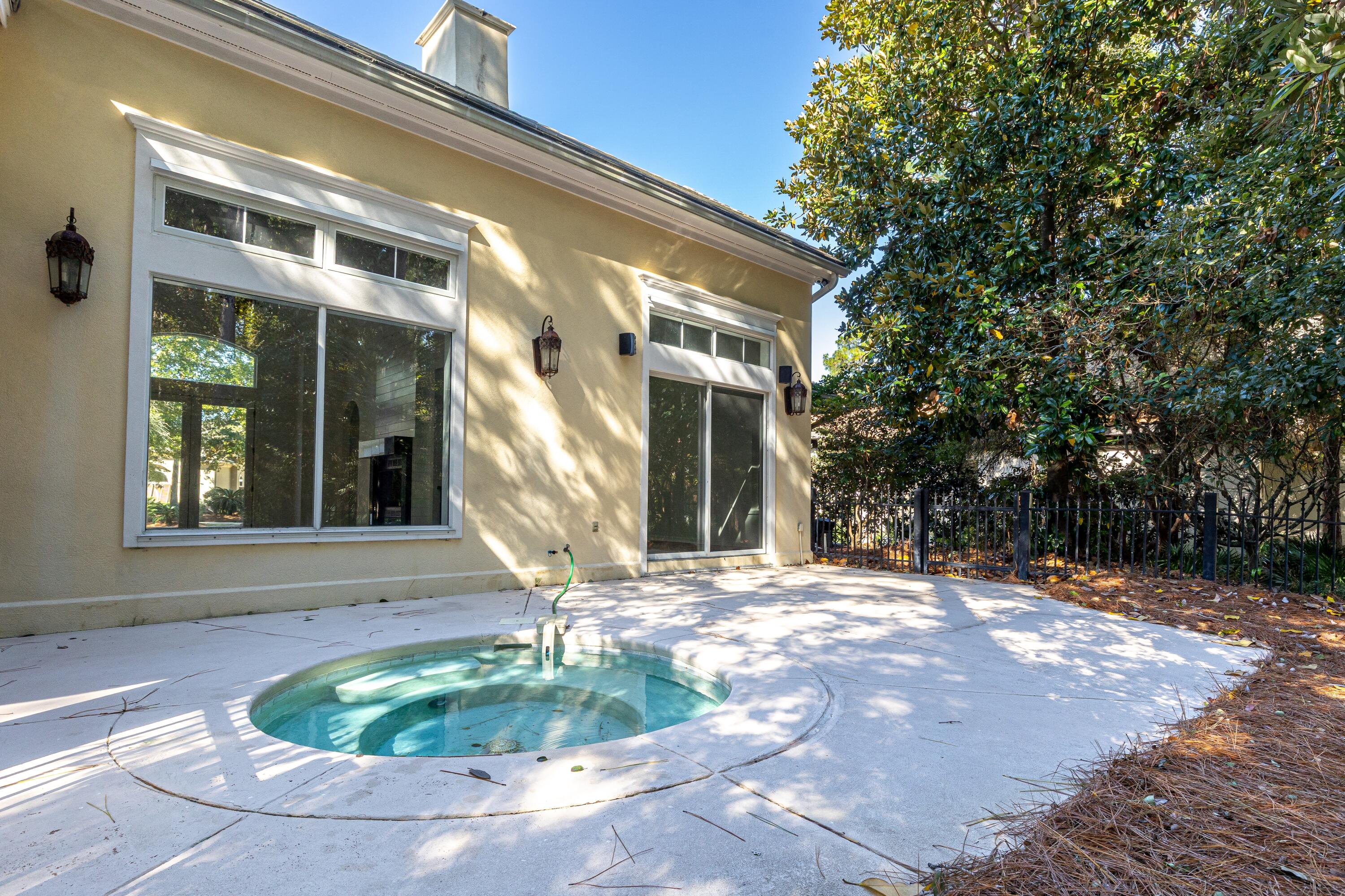 BURNT PINE - Residential Lease