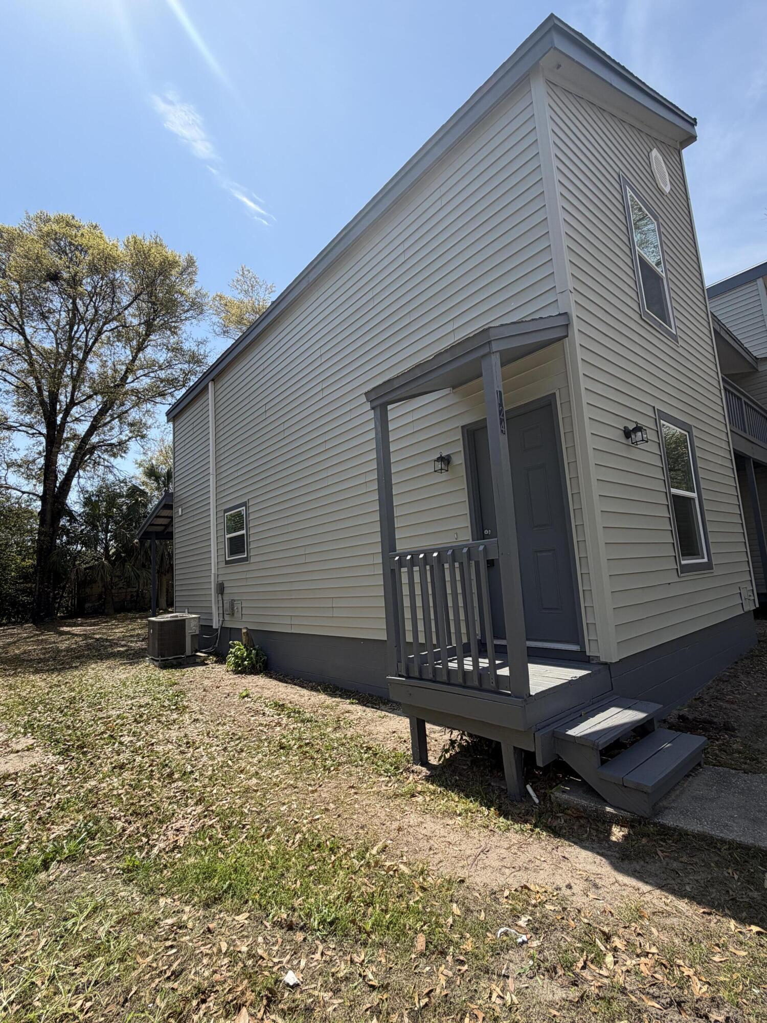 This renovated triplex is located on the north side of Crestview.  All new bathrooms, kitchen, appliances, and paint throughout.   Indoor washer/dryer hook ups, large, shared backyard that is landlord maintained. Roommates considered