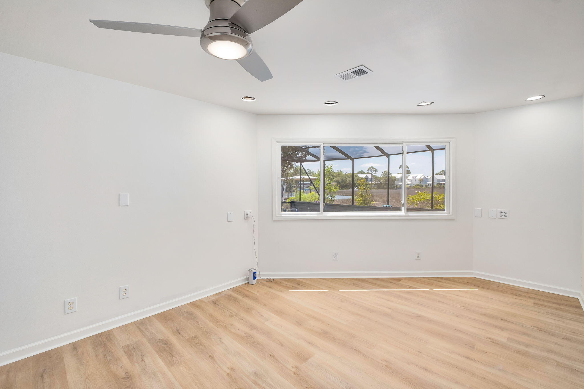 WOODLAND BAYOU ESTATES - Residential