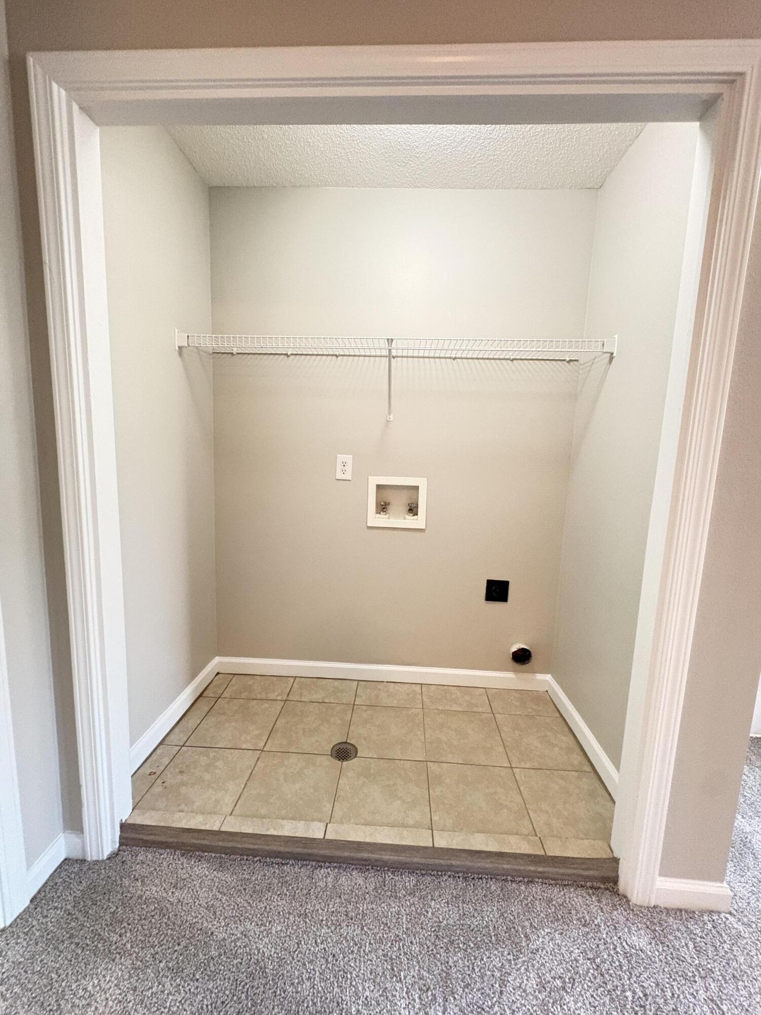 ROLLING PINES - Residential Lease