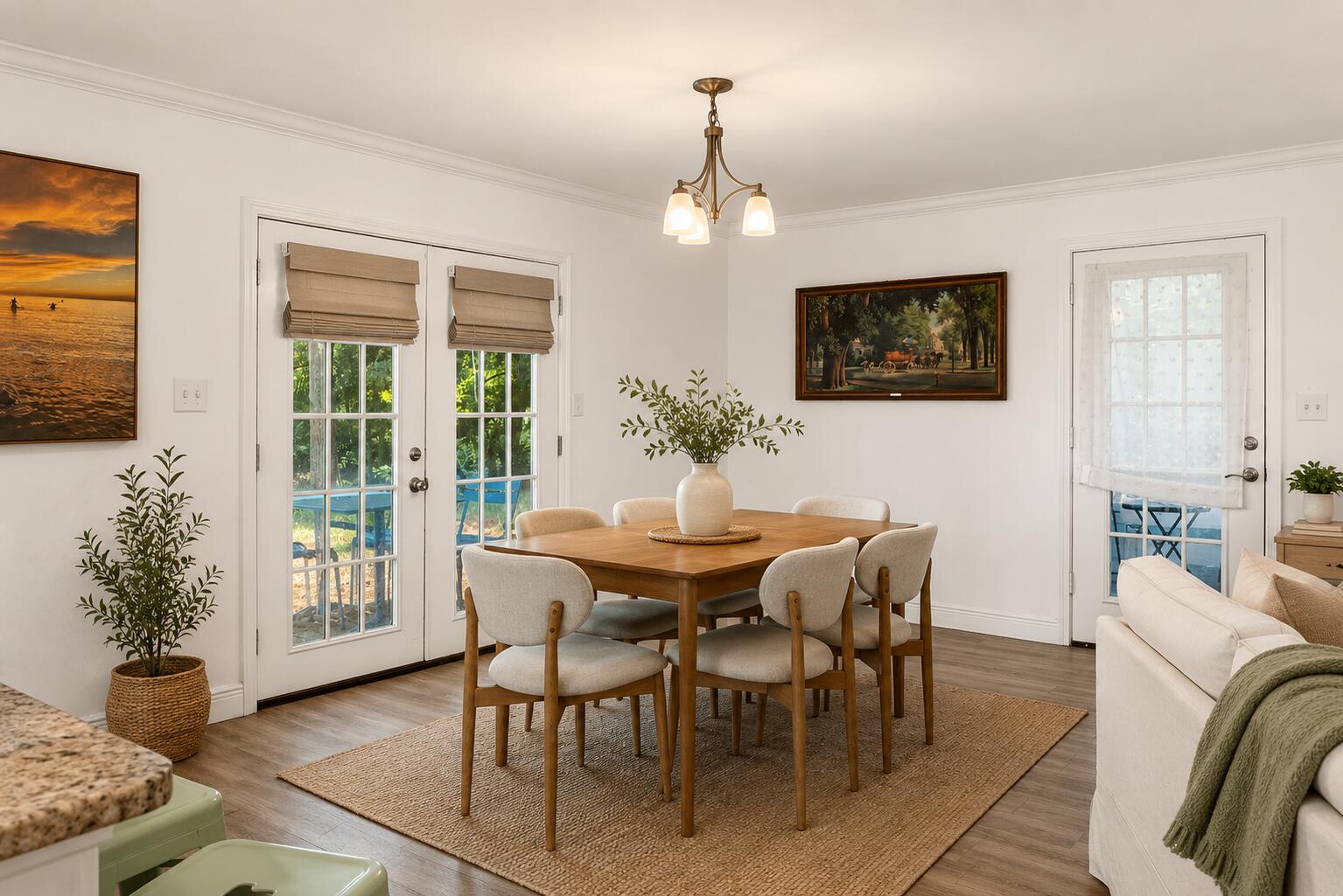 LAKESIDE VILLAS - Residential