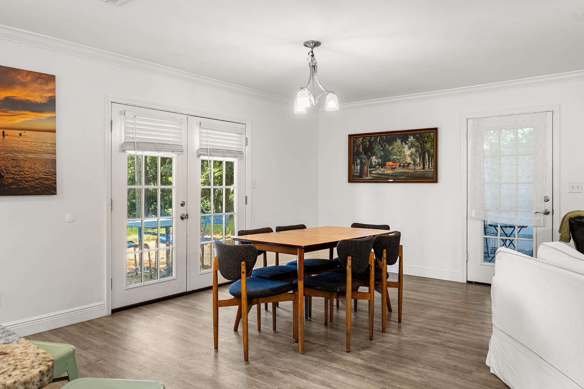 LAKESIDE VILLAS - Residential