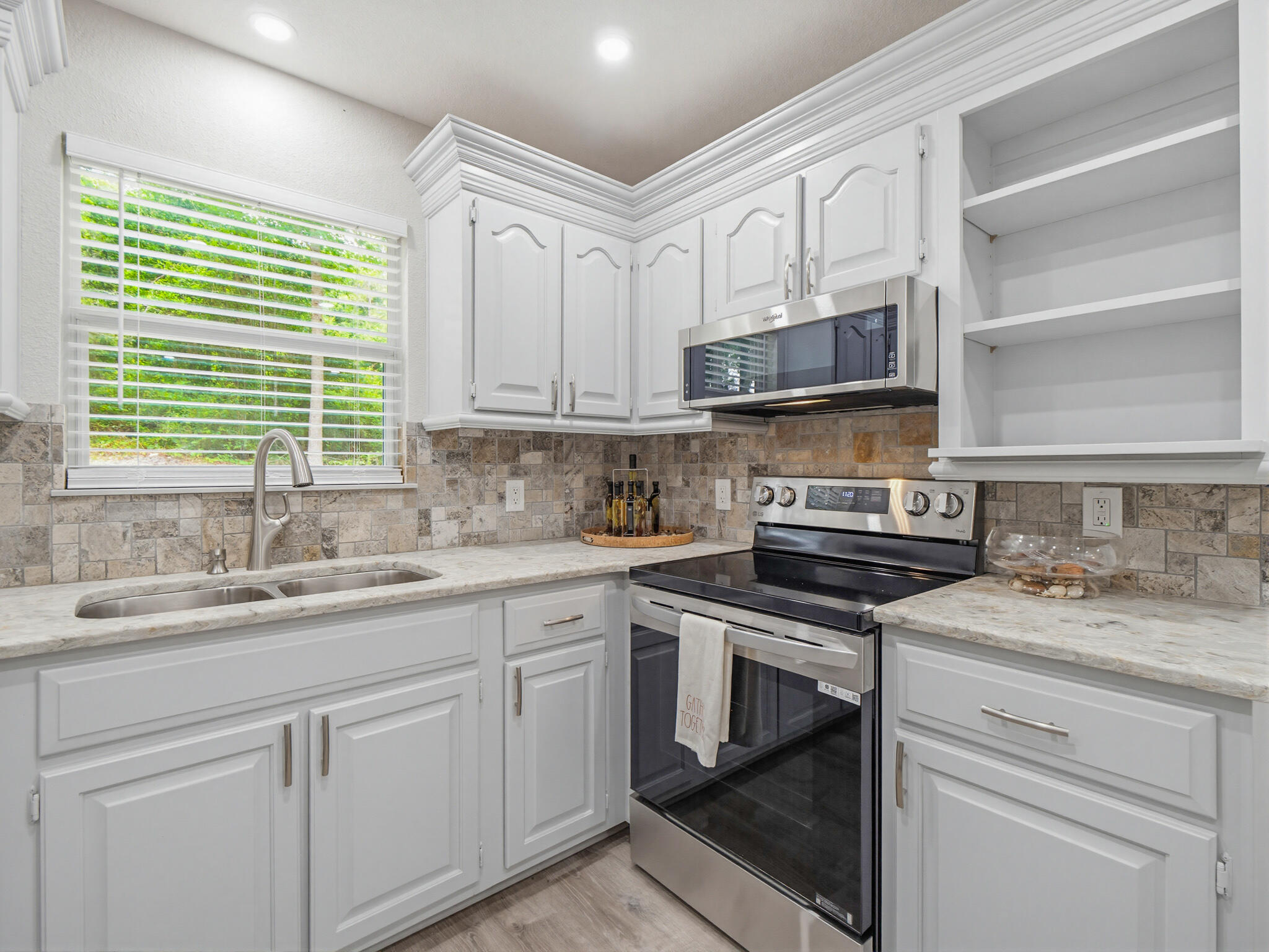 LAKEPOINT S/D PH 1 - Residential