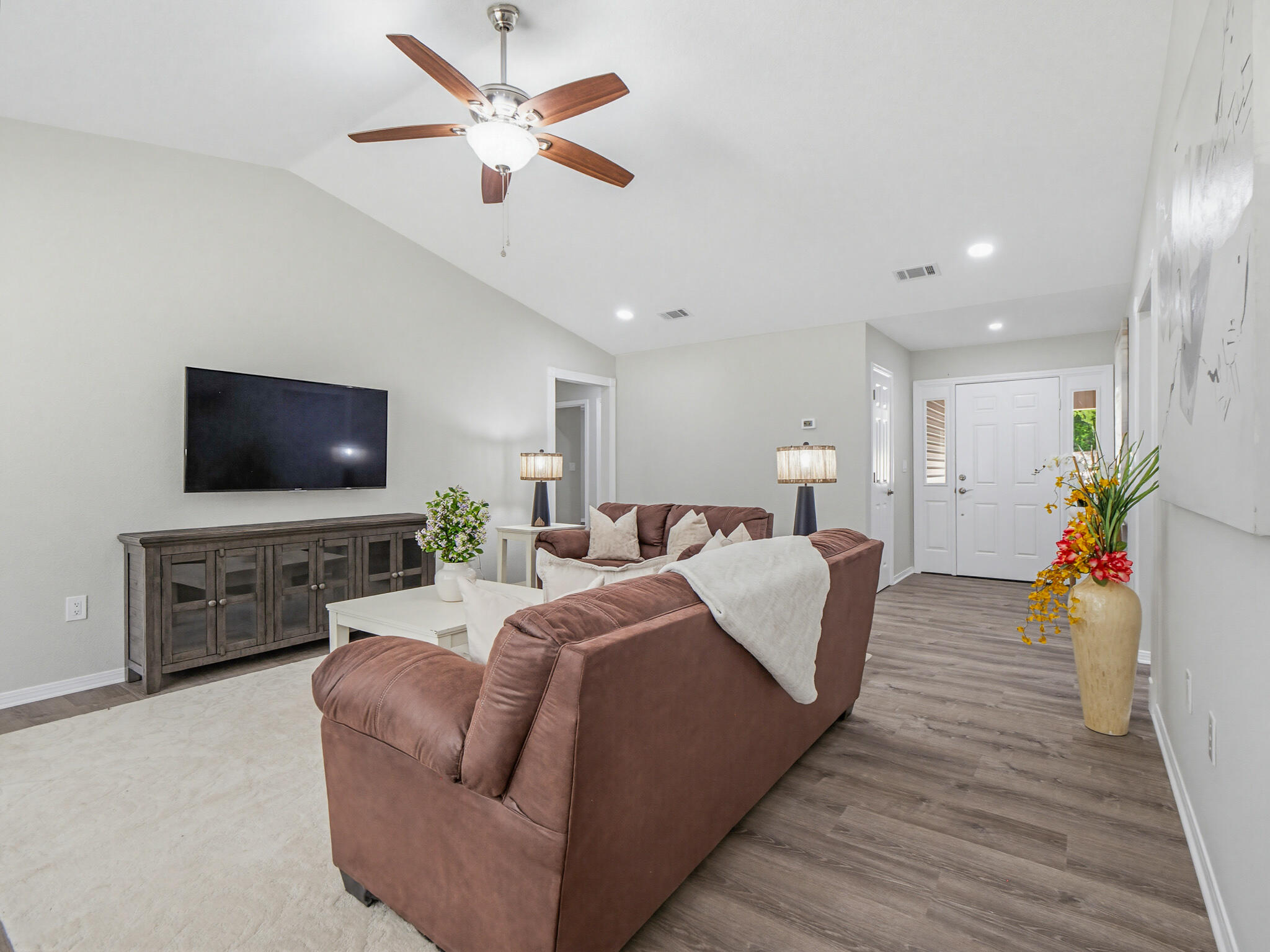 LAKEPOINT S/D PH 1 - Residential