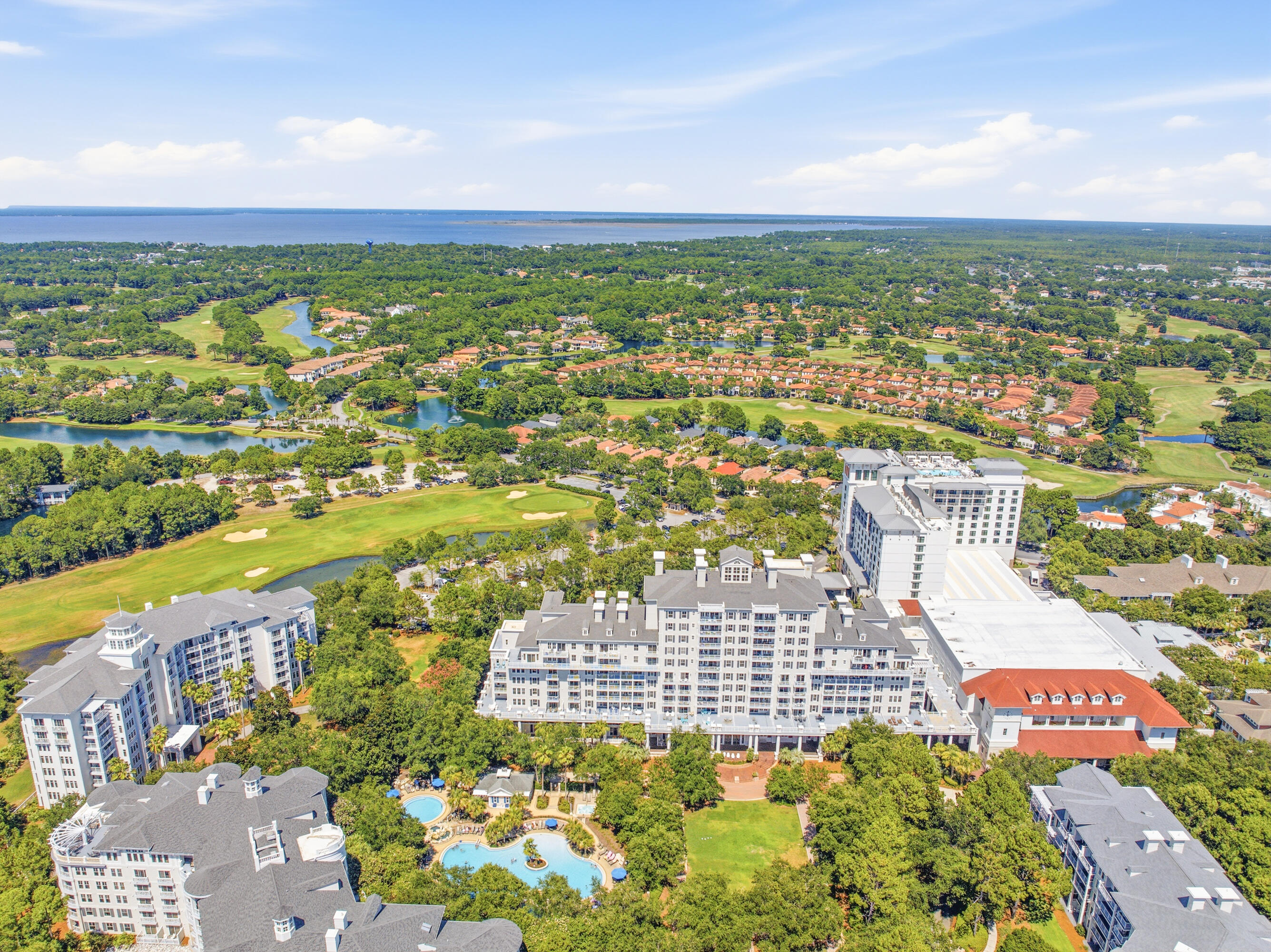 BAHIA CONDO - Residential