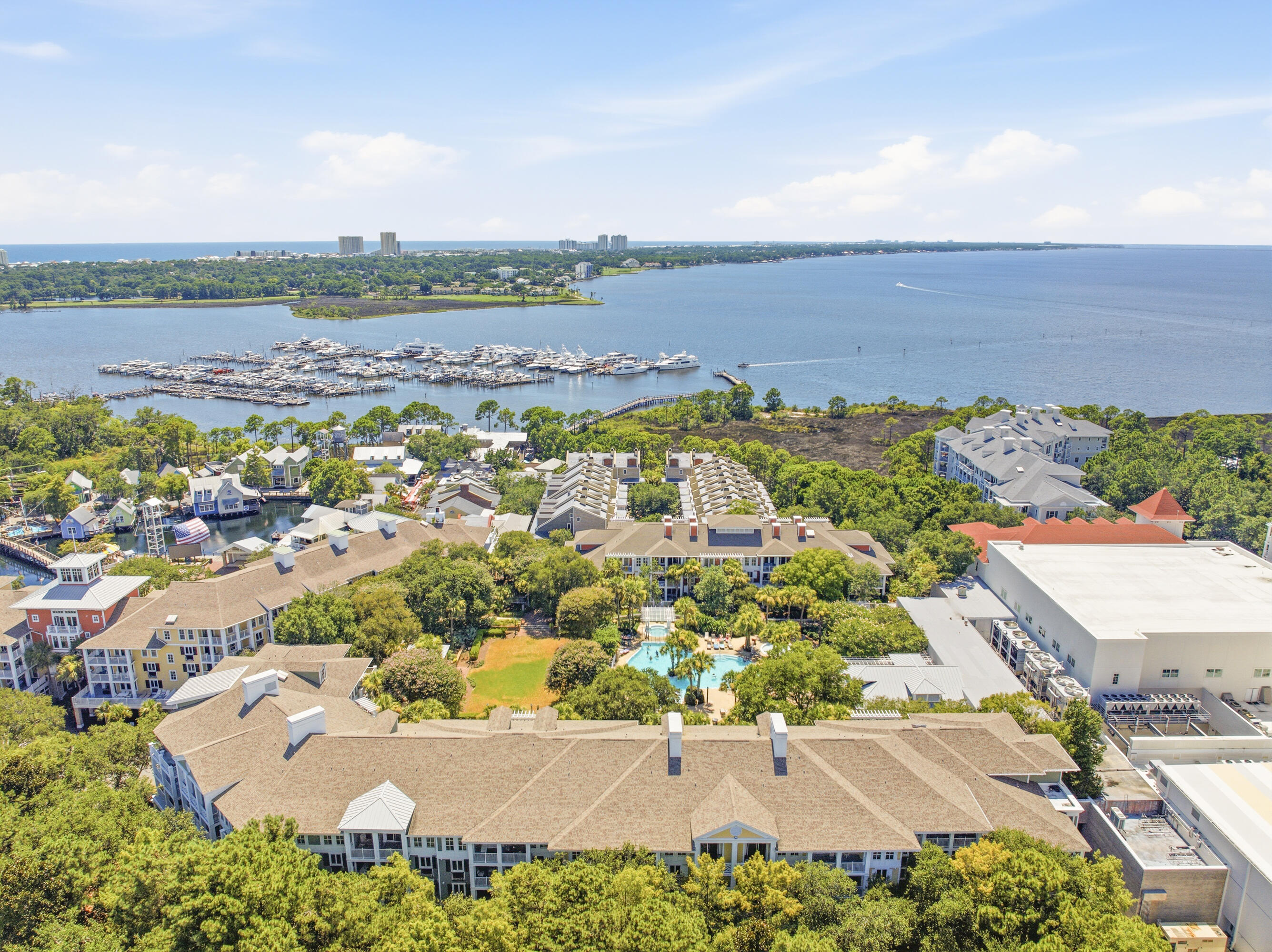 BAHIA CONDO - Residential