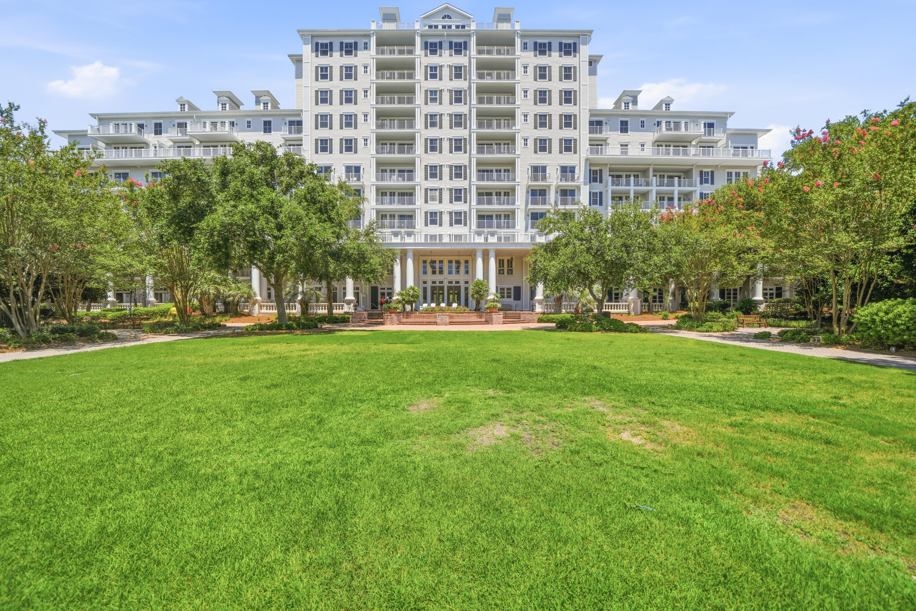 BAHIA CONDO - Residential